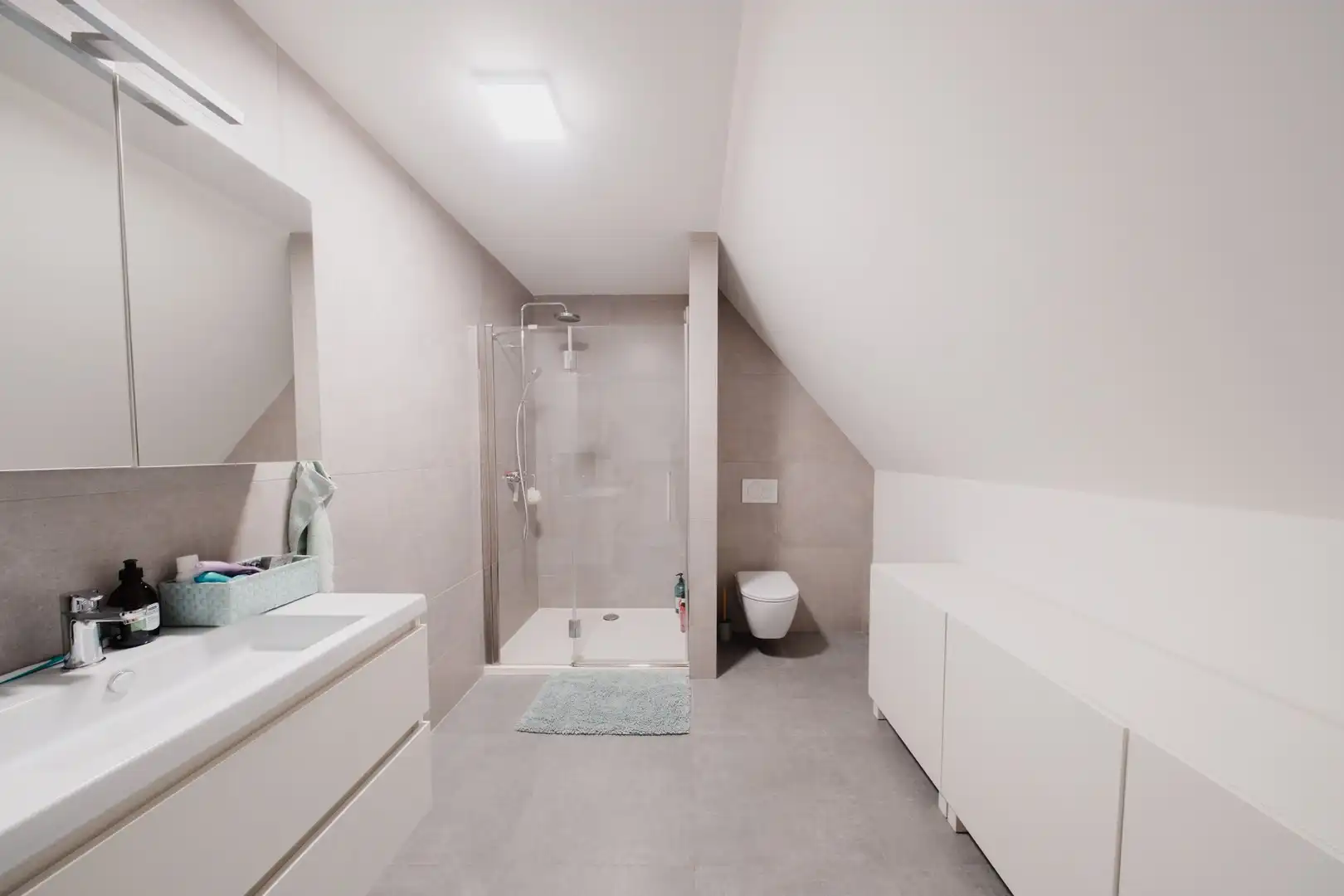 Duplex appartement met 3 slaapkamers, 2 badkamers en 3 autostaanplaatsen. foto 13