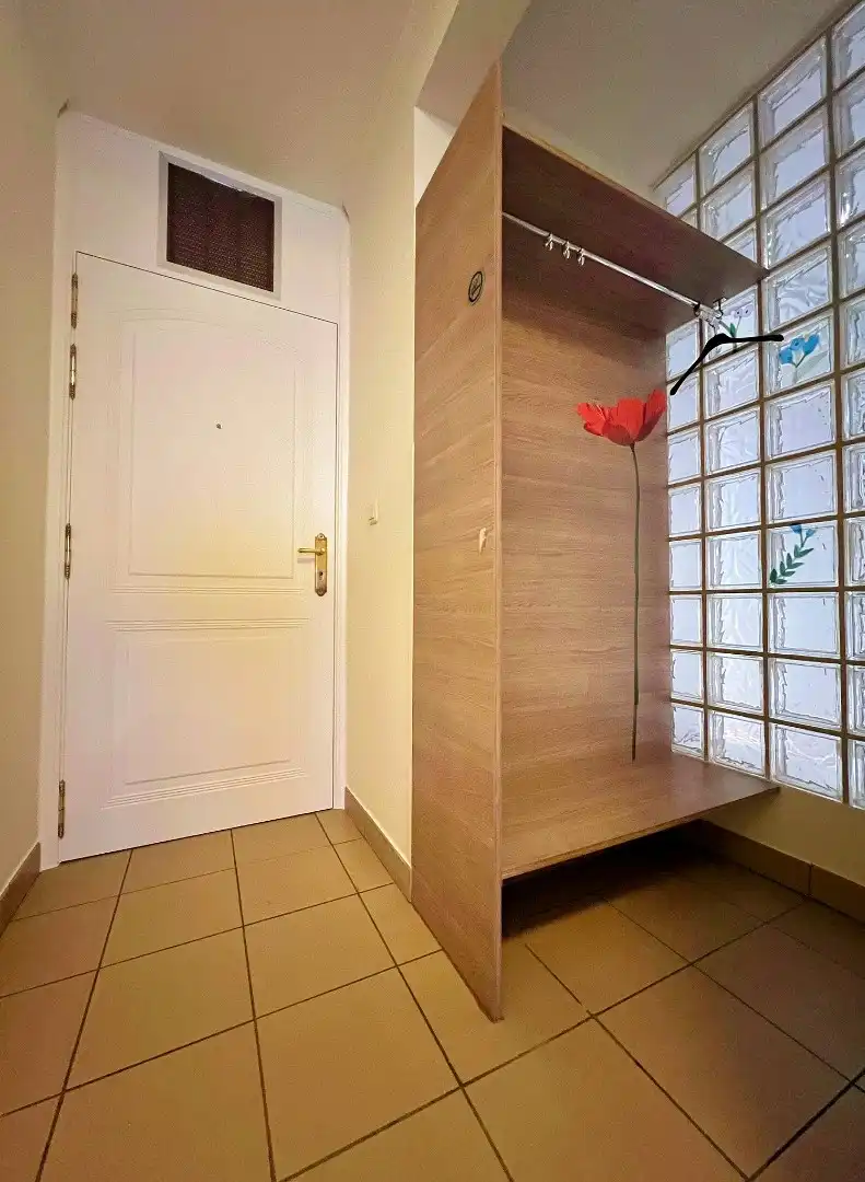 Gelijkvloers appartement met koertje in het centrum van Ieper foto 2