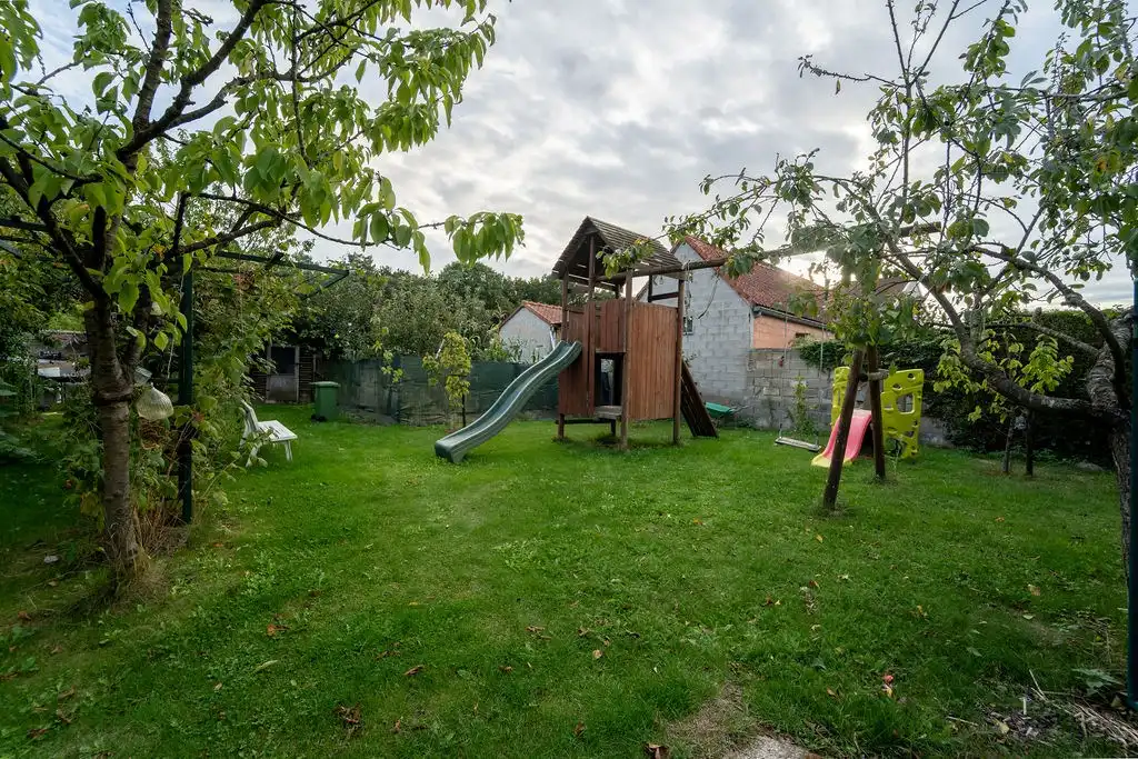 RUIM HANDELSHUIS MET WOONST TE SPALBEEK (HASSELT) foto 34