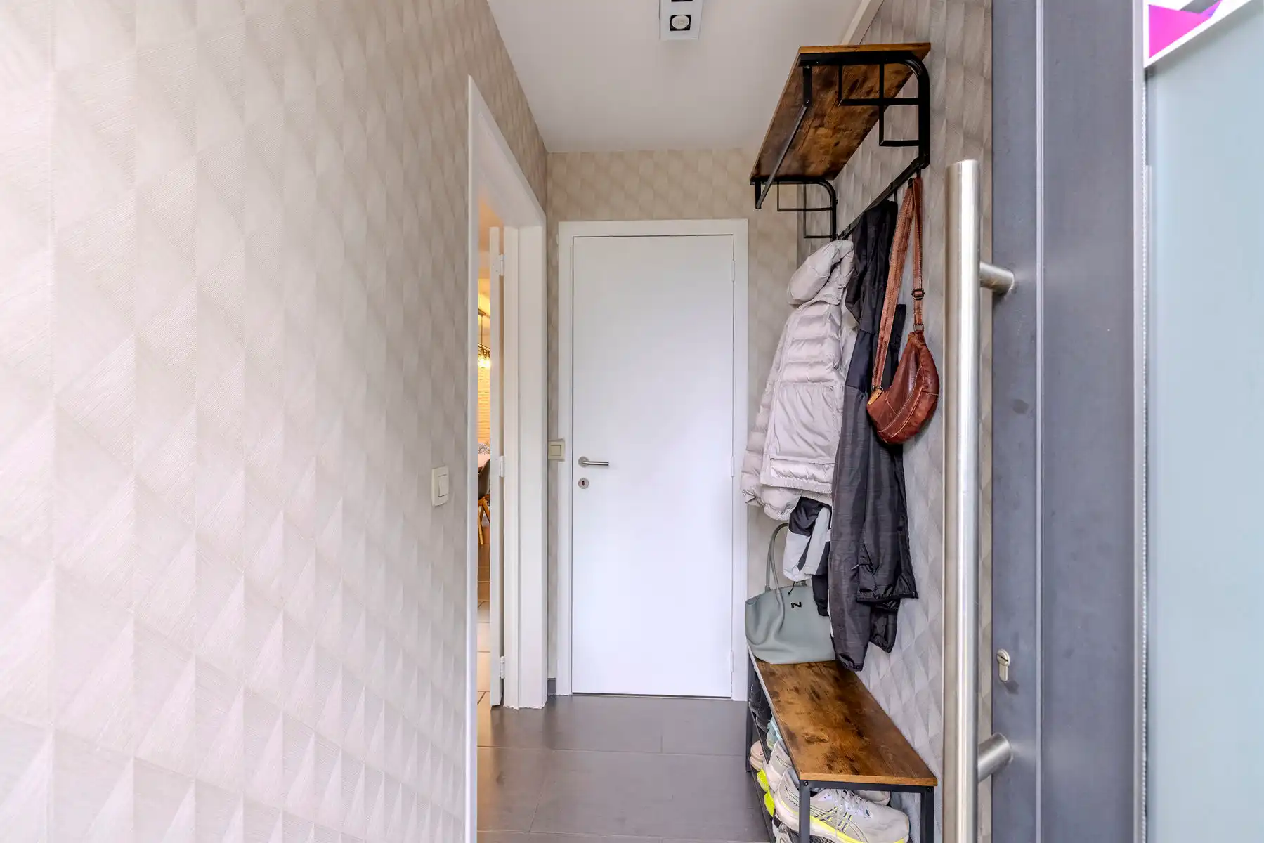 Gerenoveerde woning met o.a. 3 slaapkamers foto 10