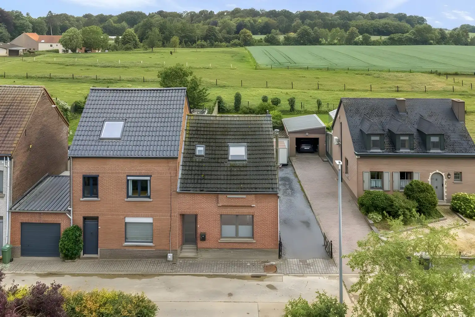 Instapklare woning in doodlopende straat te Vertrijk foto 2