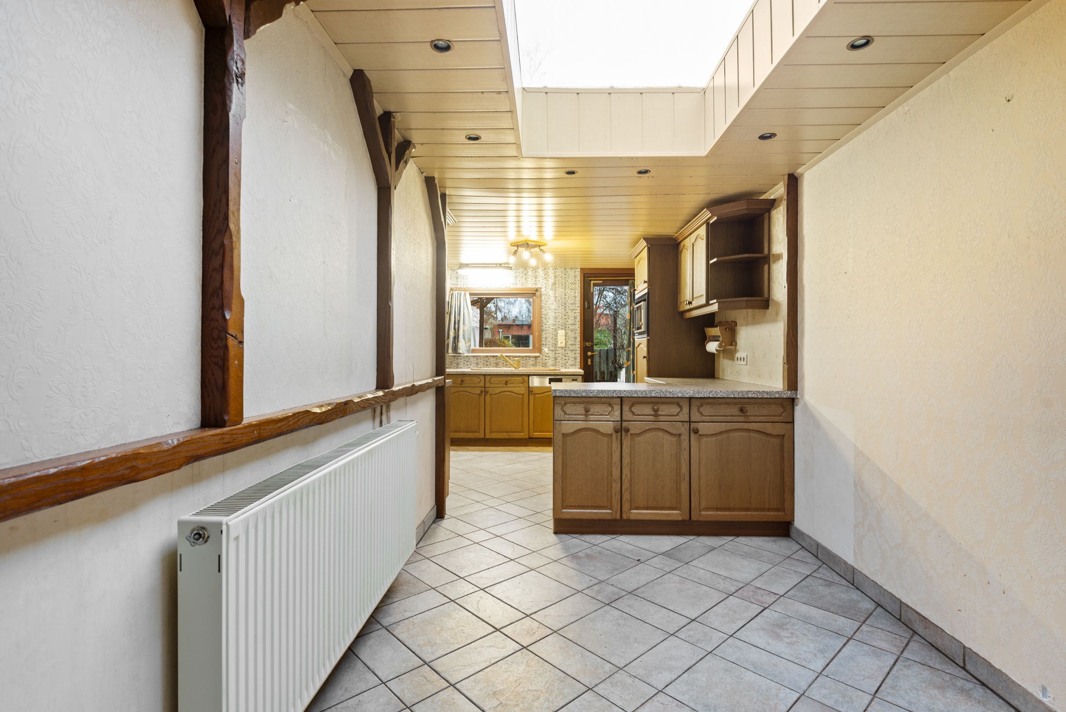 Halfopen woning met grote garage vlakbij centrum Kapellen ! foto 5