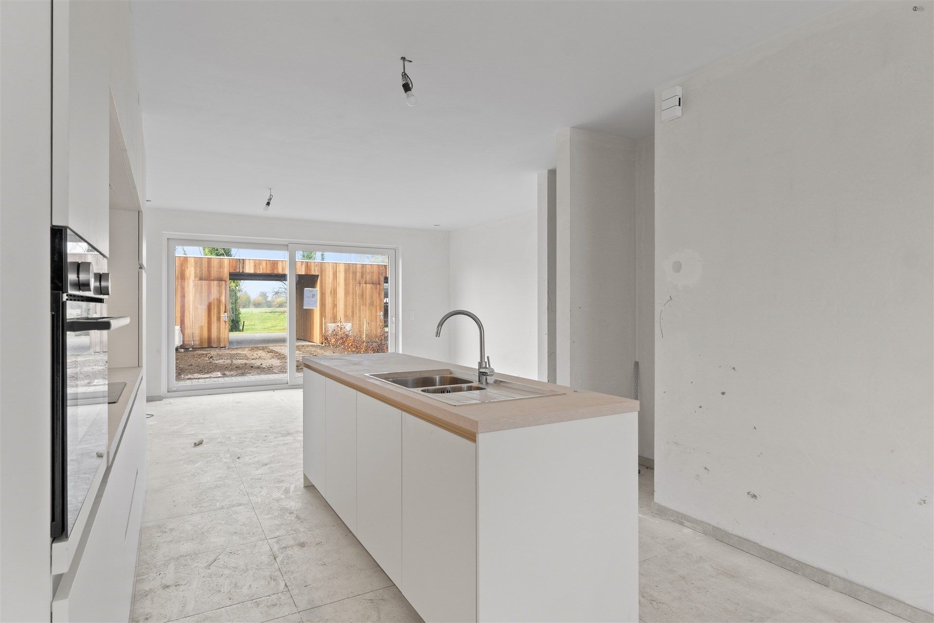 Zeer kwalitatieve woning met aanpalende carport foto 8