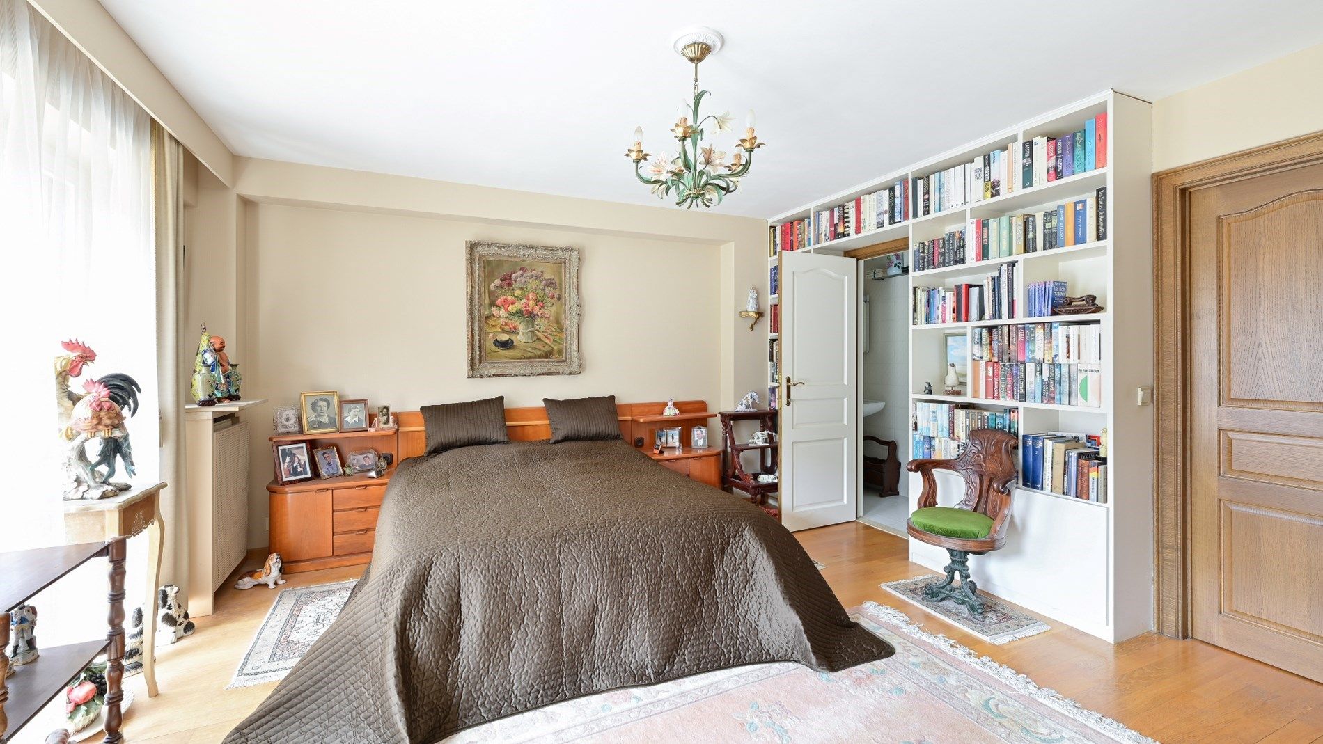 Ruim woonappartement met prachtig zonneterras (30m²) gelegen vlakbij de Dumortierlaan. foto 18