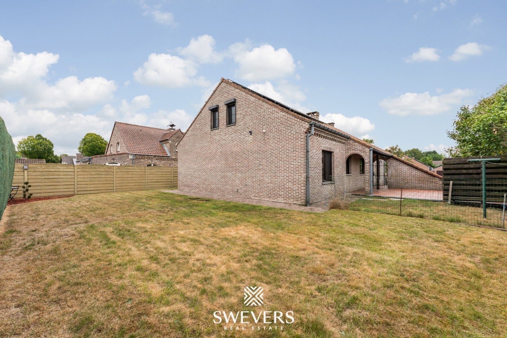 Instapklare gezinswoning met 5 slaapkamers en zonnige tuin te Genk foto 30