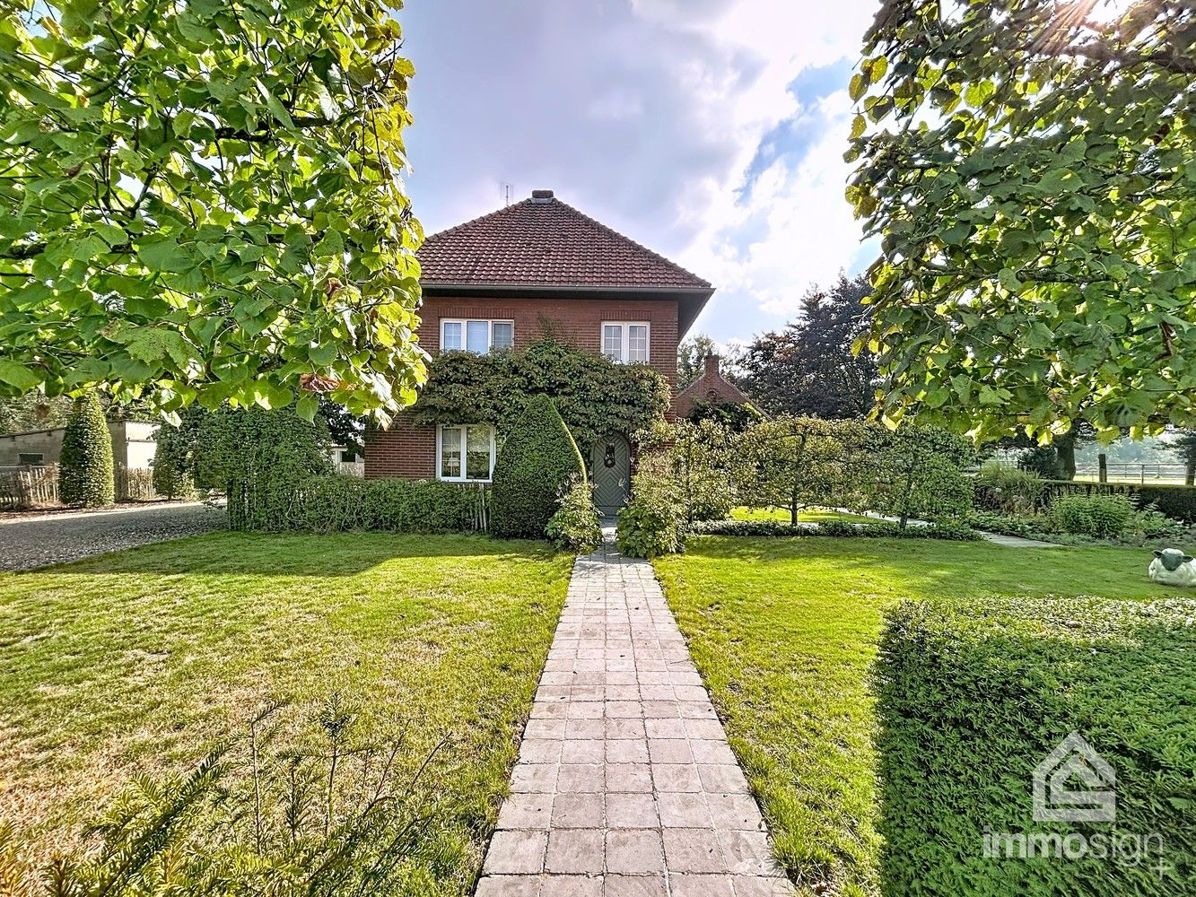 Landelijk wonen in Oudsbergen, omringd door weiland met paardenstallen! foto 2