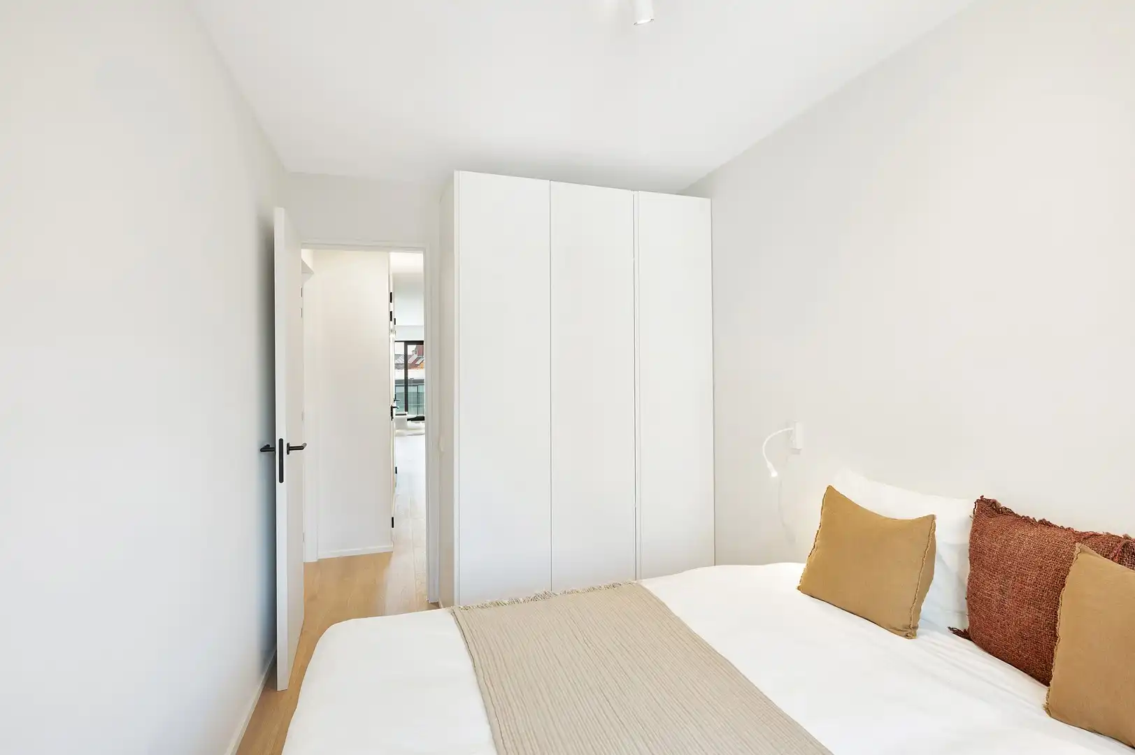 Volledig gerenoveerd appartement met zuidgericht terras heel centraal gelegen op de Kustlaan. foto 18