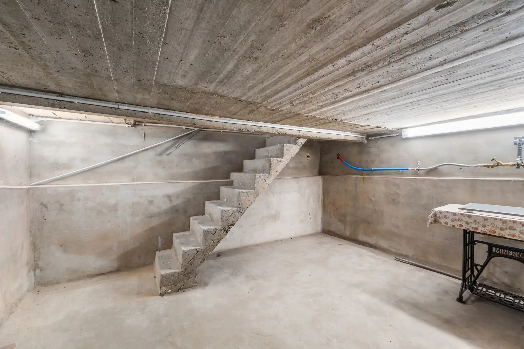 TE KOOP - Ruime deels gerenoveerde woning van 280m²  foto 18