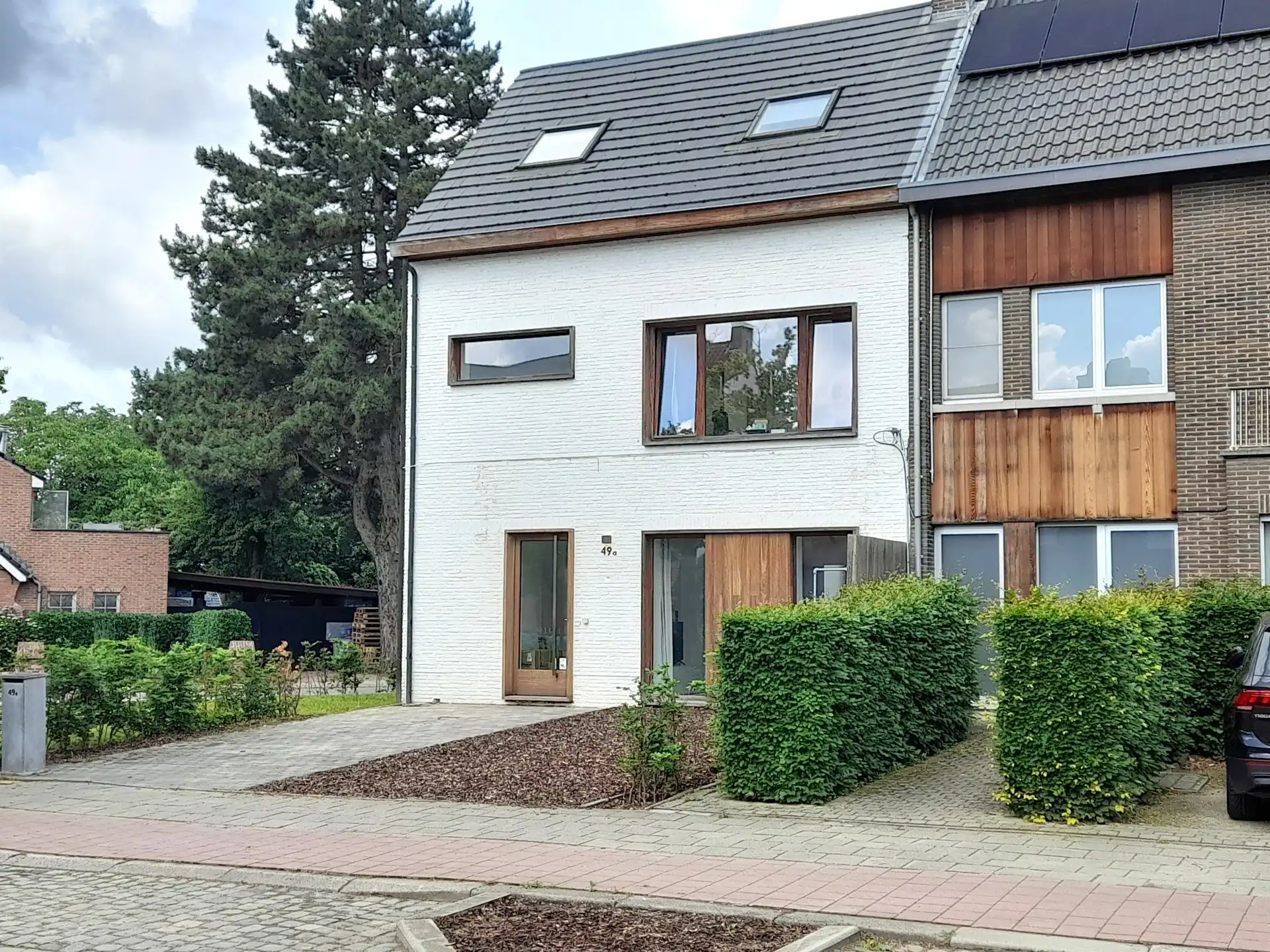 Recent gerenoveerde woning met 4 slaapkamers foto 2