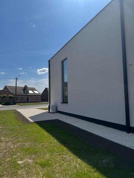 Halfopen nieuwbouw met tuin en terras. foto 5