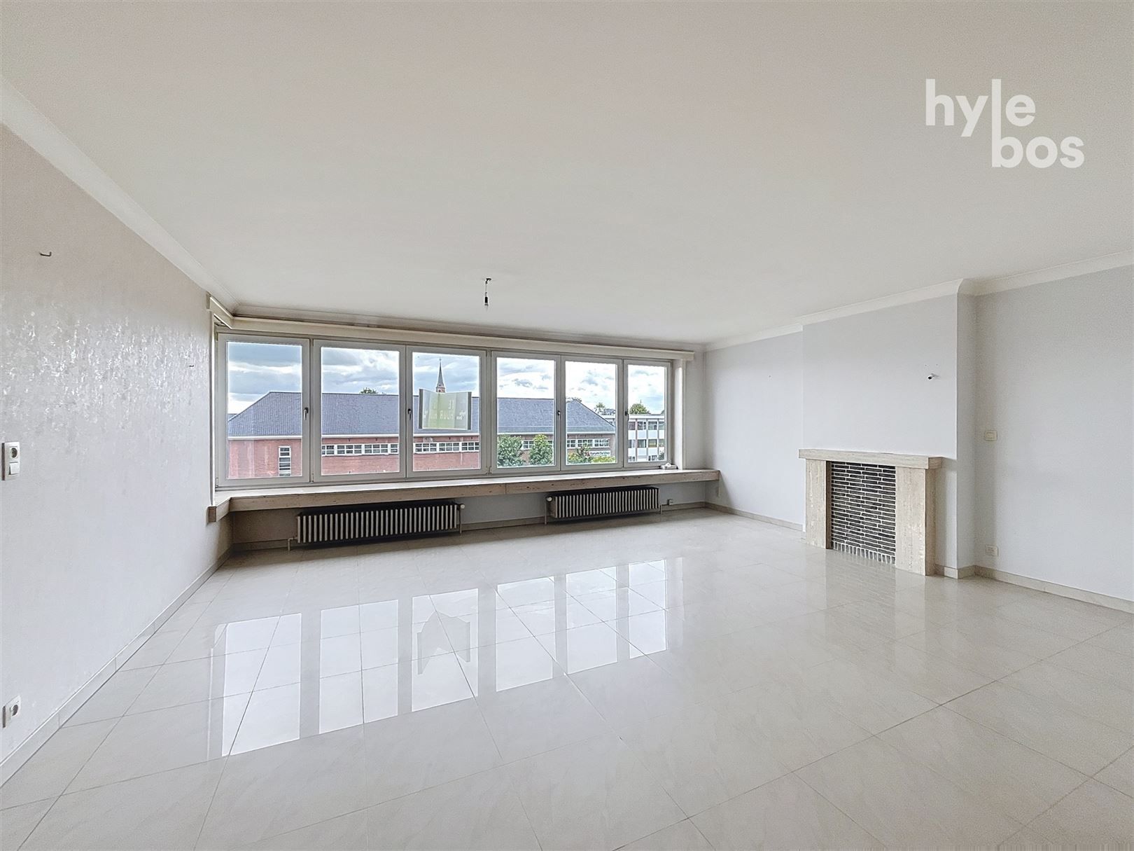 Centraal gelegen, lichtrijk 3 slaapkamer appartement  foto 3