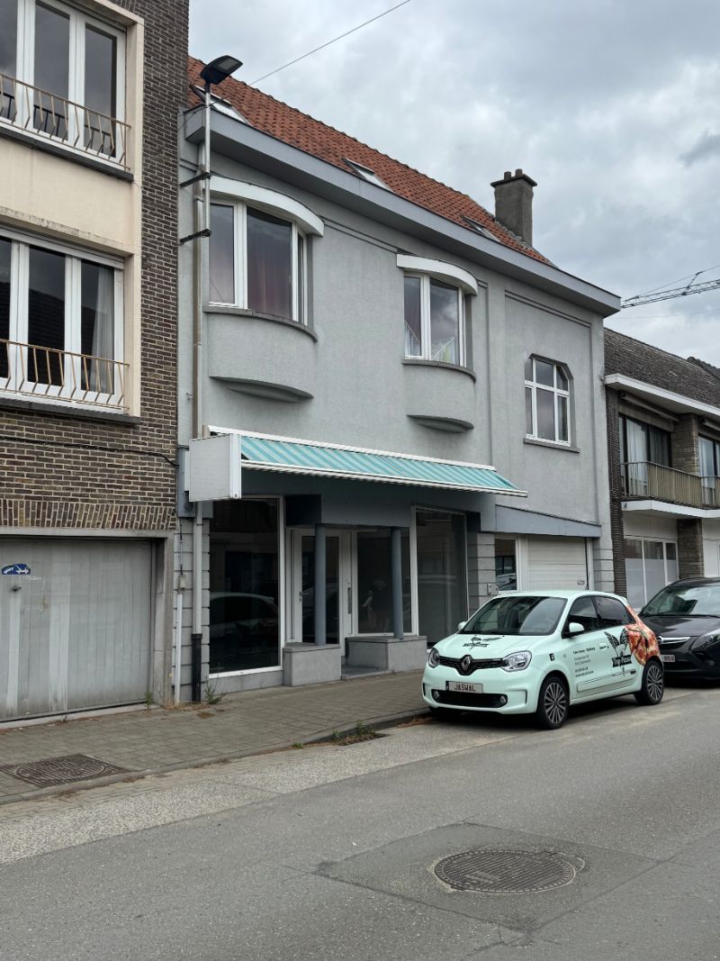 Ruim handelspand te huur in centrum Zwijnaarde! foto 5