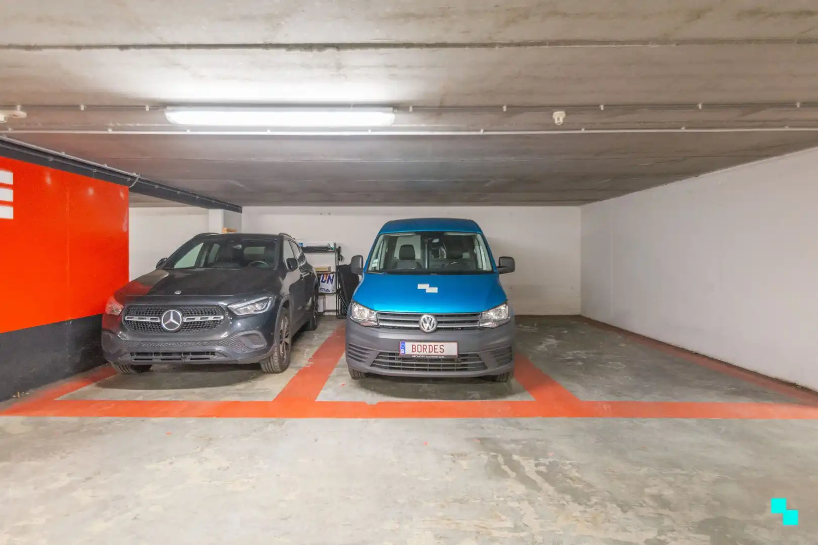 Lichtrijk twee slaapkamerappartement met tuin te Gent foto 22