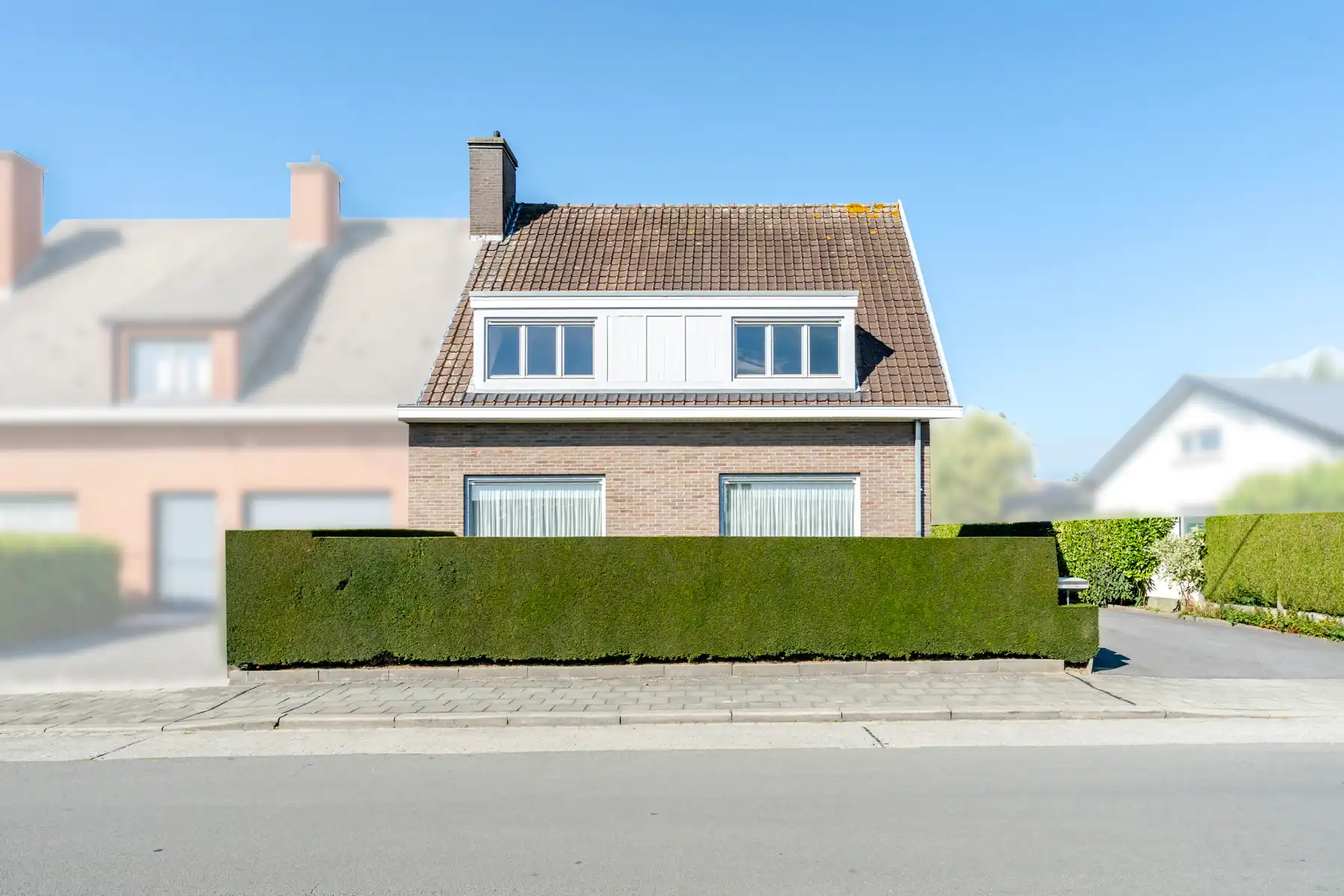 Verzorgde en lichtrijke gezinswoning met tuin en garage foto 24