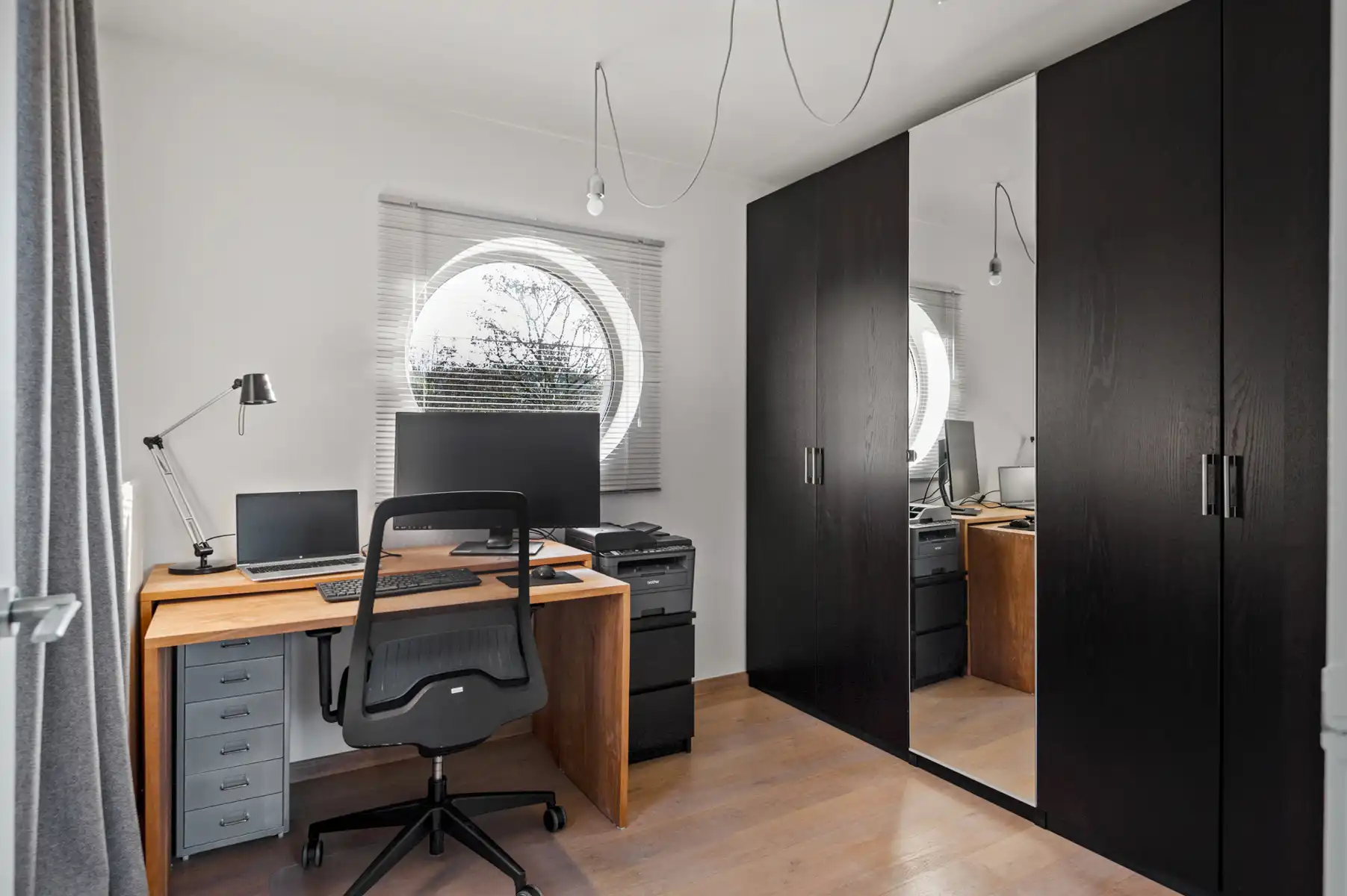 Moderne villa in een doodlopende straat vlakbij het centrum foto 25