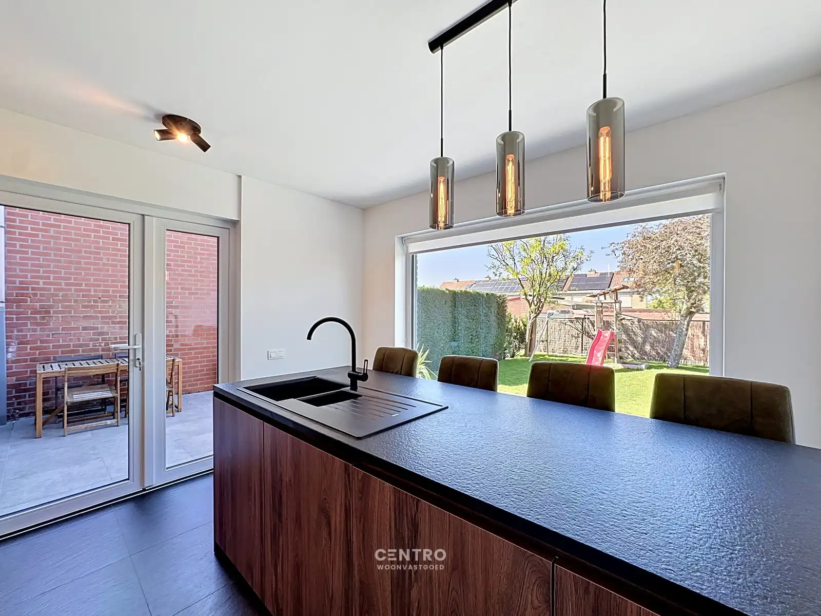 Gerenoveerde woning met garage en tuin met groot zonneterras! foto 8