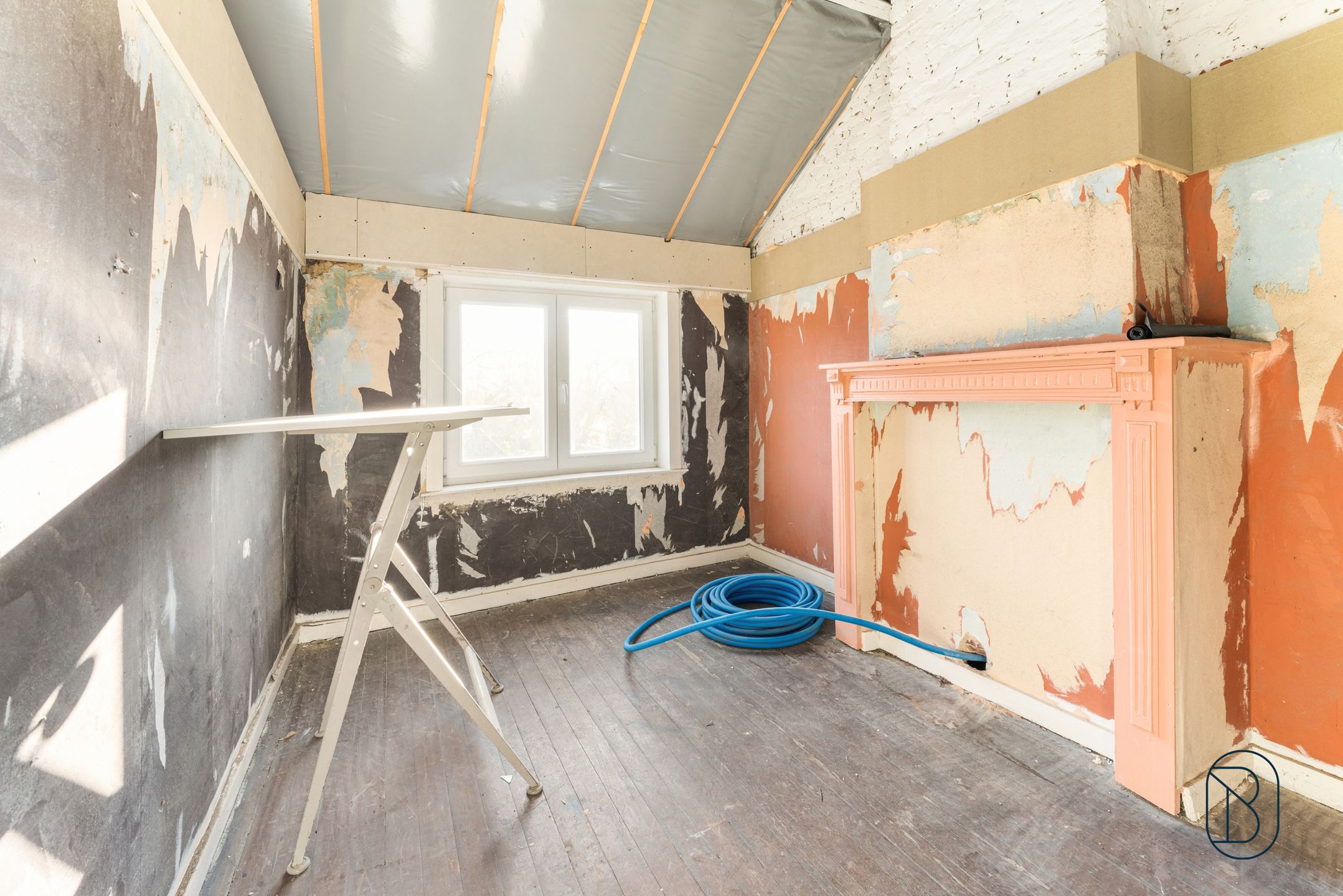 Topgelegen rijwoning met veel potentieel vlakbij het centrum foto 19