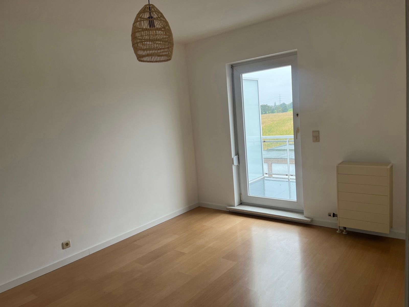 Vernieuwd appartement met uniek open groen zicht achteraan foto 11