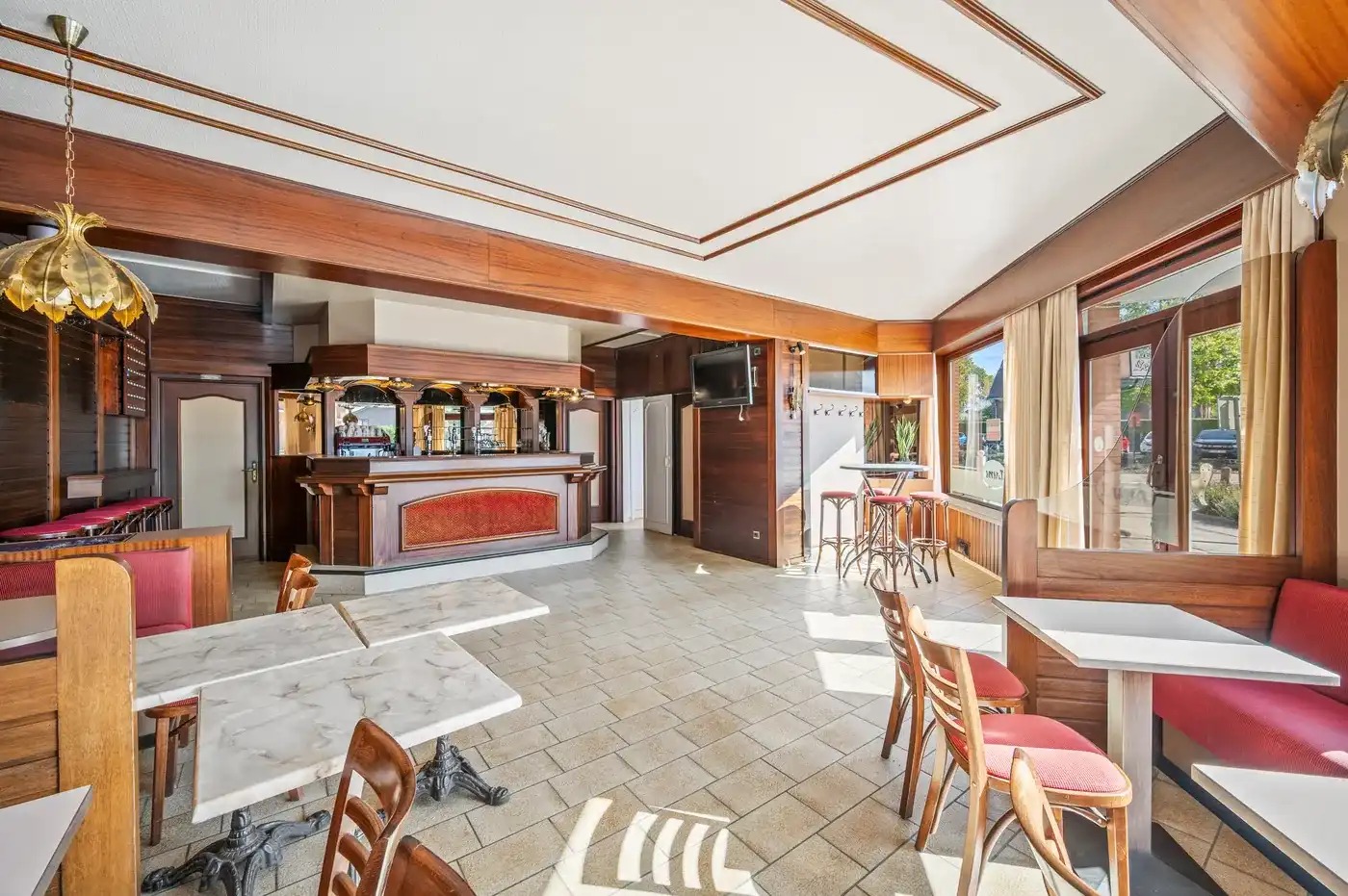 Unieke combinatie: 70 m² handelsruimte + woning met 4 slpks foto 9