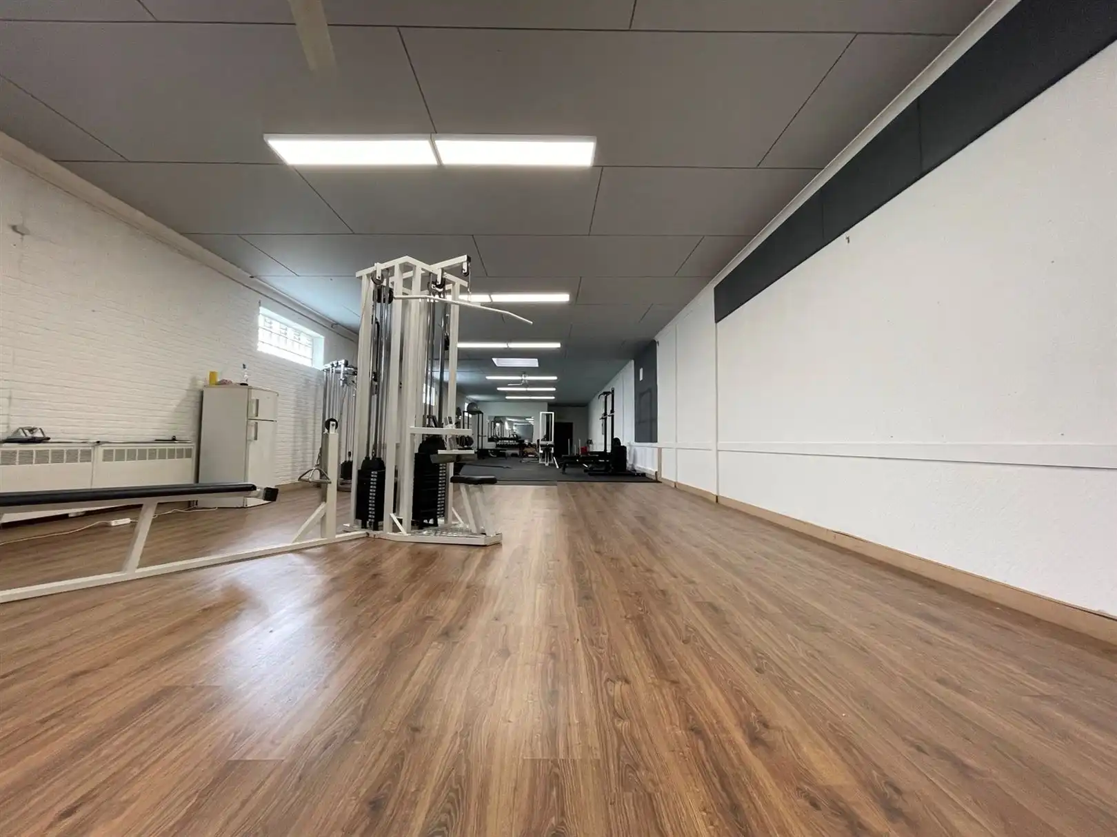 Goedgelegen handelspand op top ligging te Dendermonde foto 10