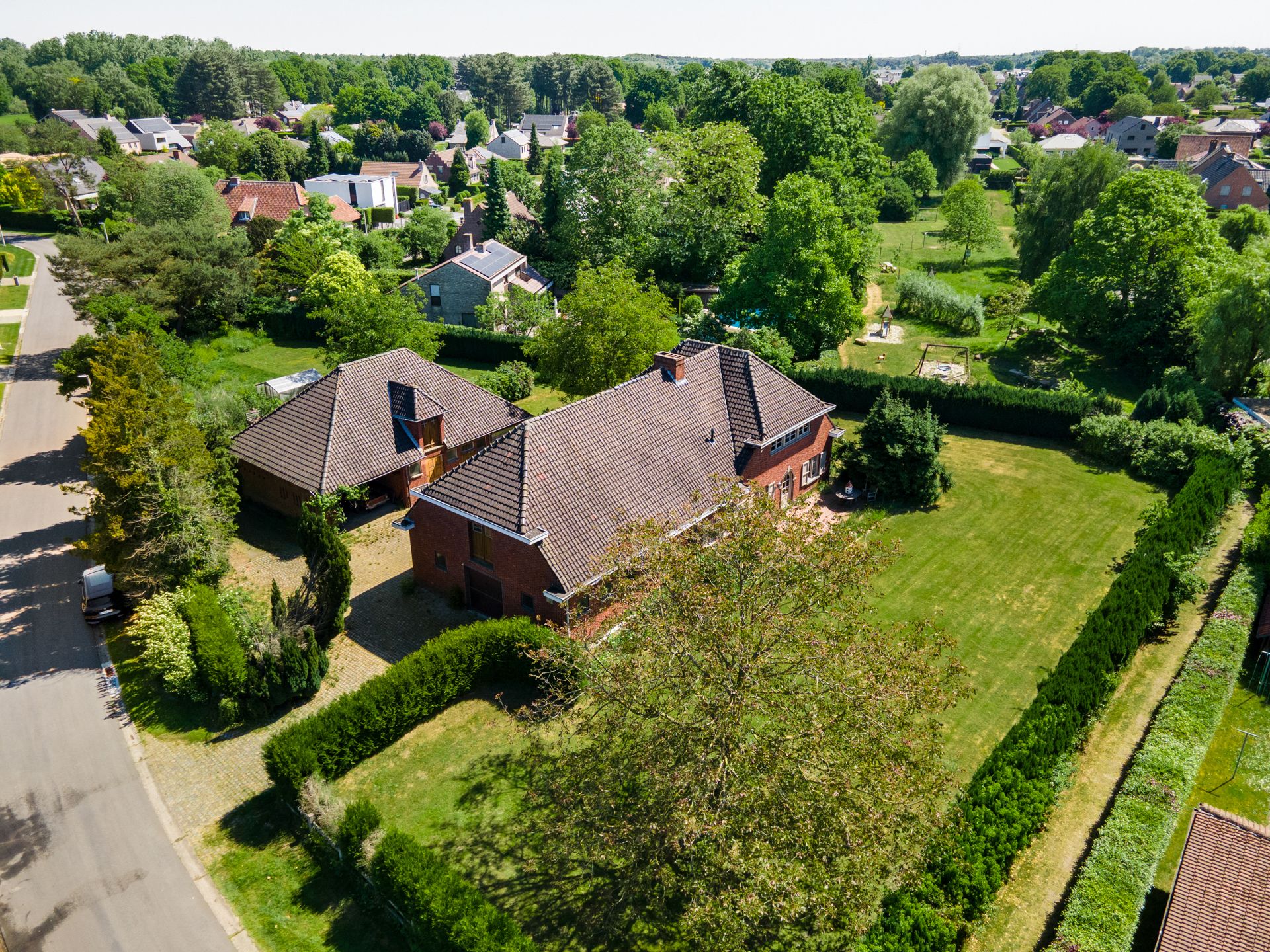 Riante hoeve met bijgebouw foto 2