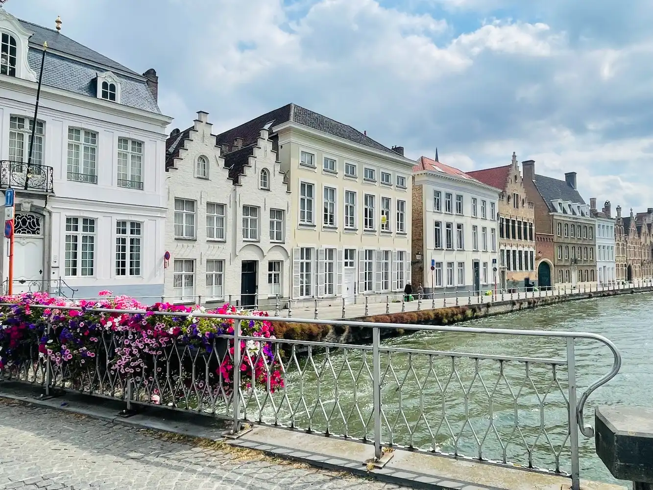 Brugge, aan de SINT-ANNAREI ,  PRACHTIG&nbsp; APPARTEMENT in een herenhuis  Living 60 m² met  mezzanine van 50m² + 2 Slaapkamers, foto 14