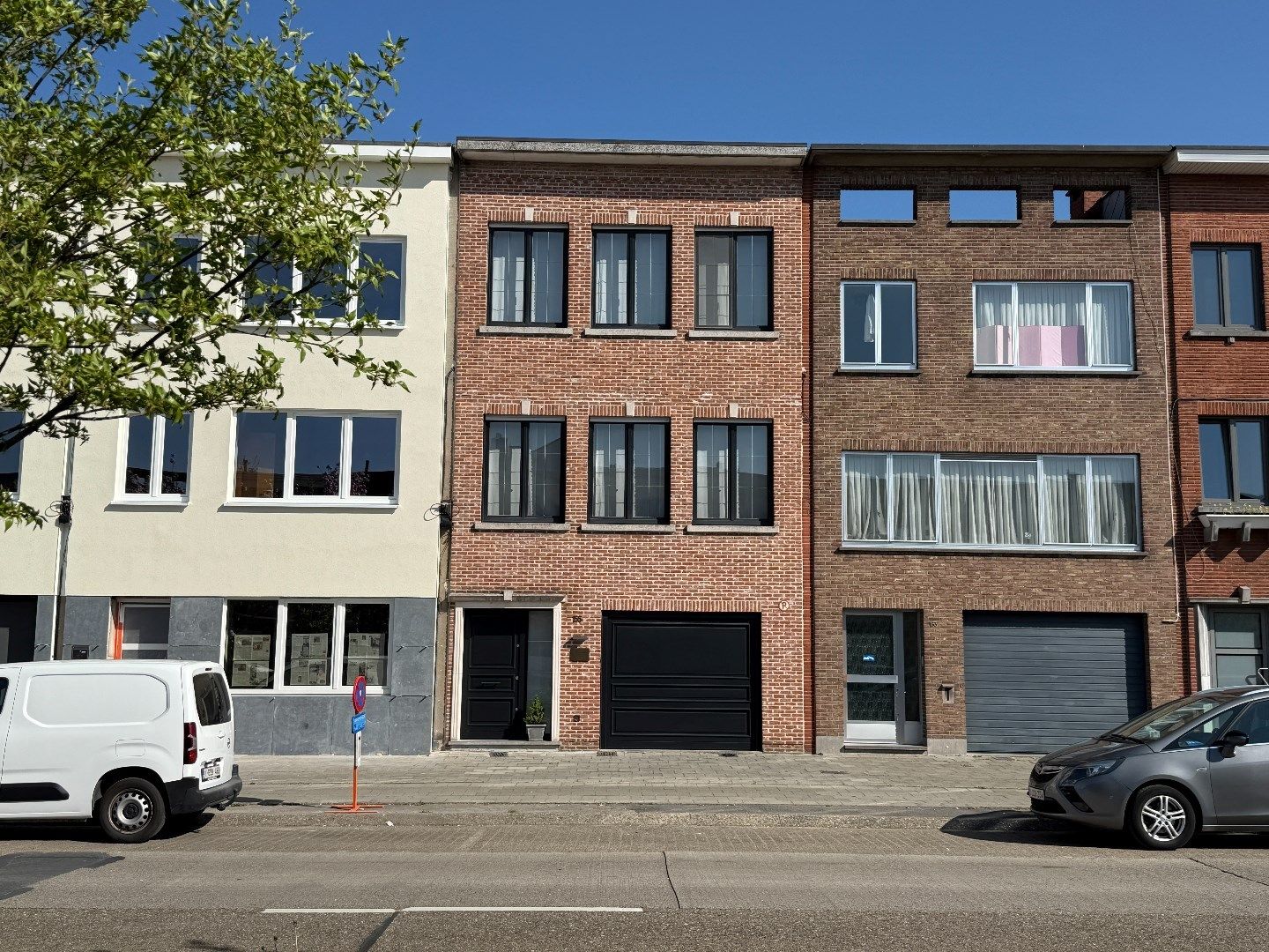 Polyvalente woning met garage foto {{pictureIndex}}