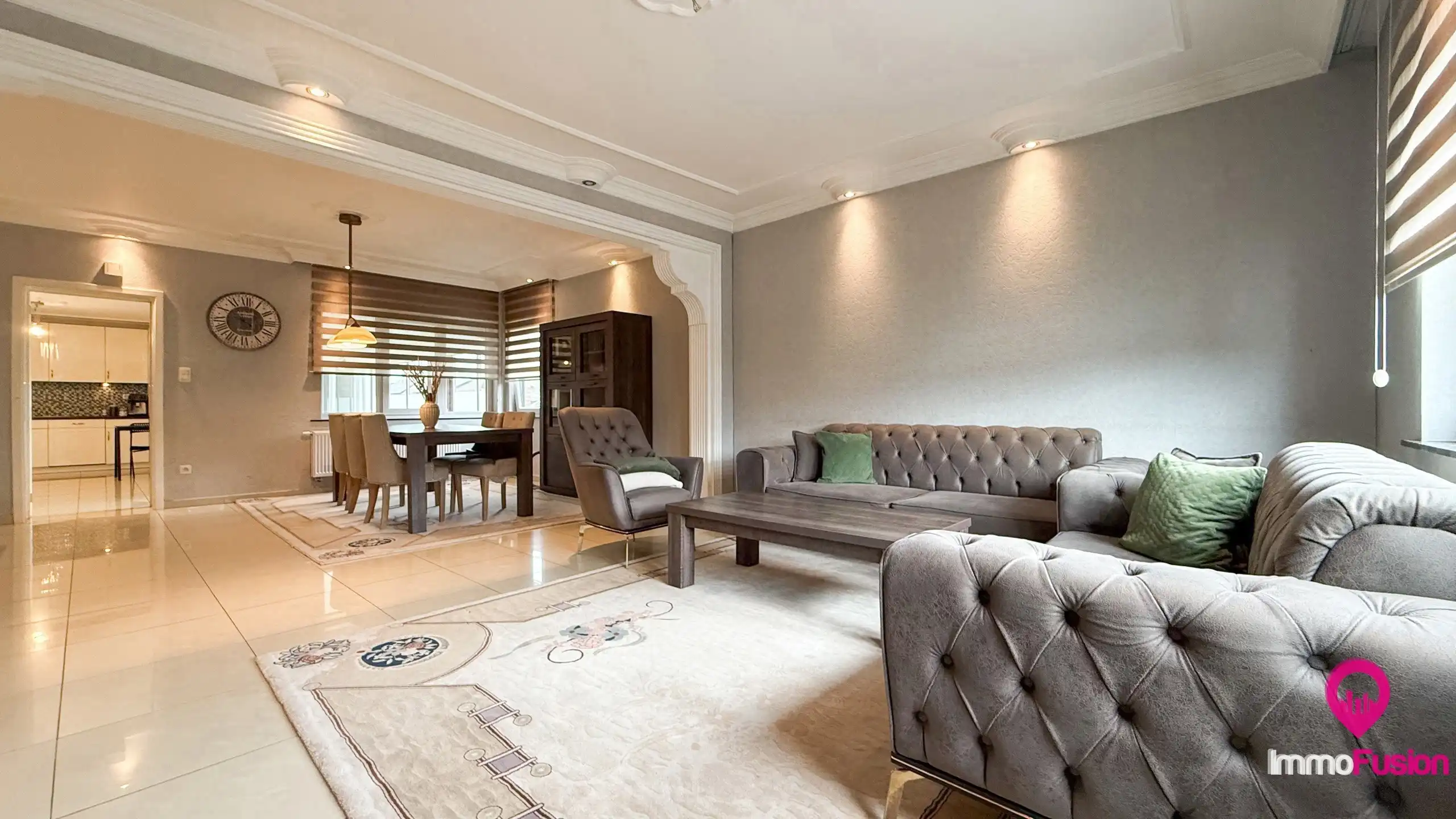 Halfopen woning met tuin en dubbele garage in H-Z! foto 3