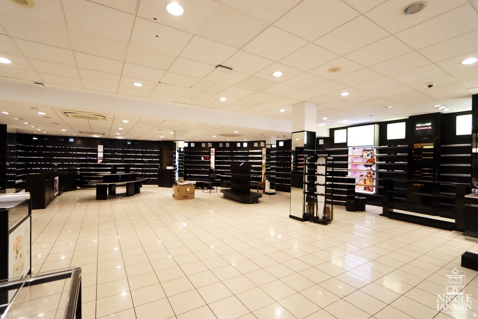 Ruim handelspand van ca. 400 m²  foto 2