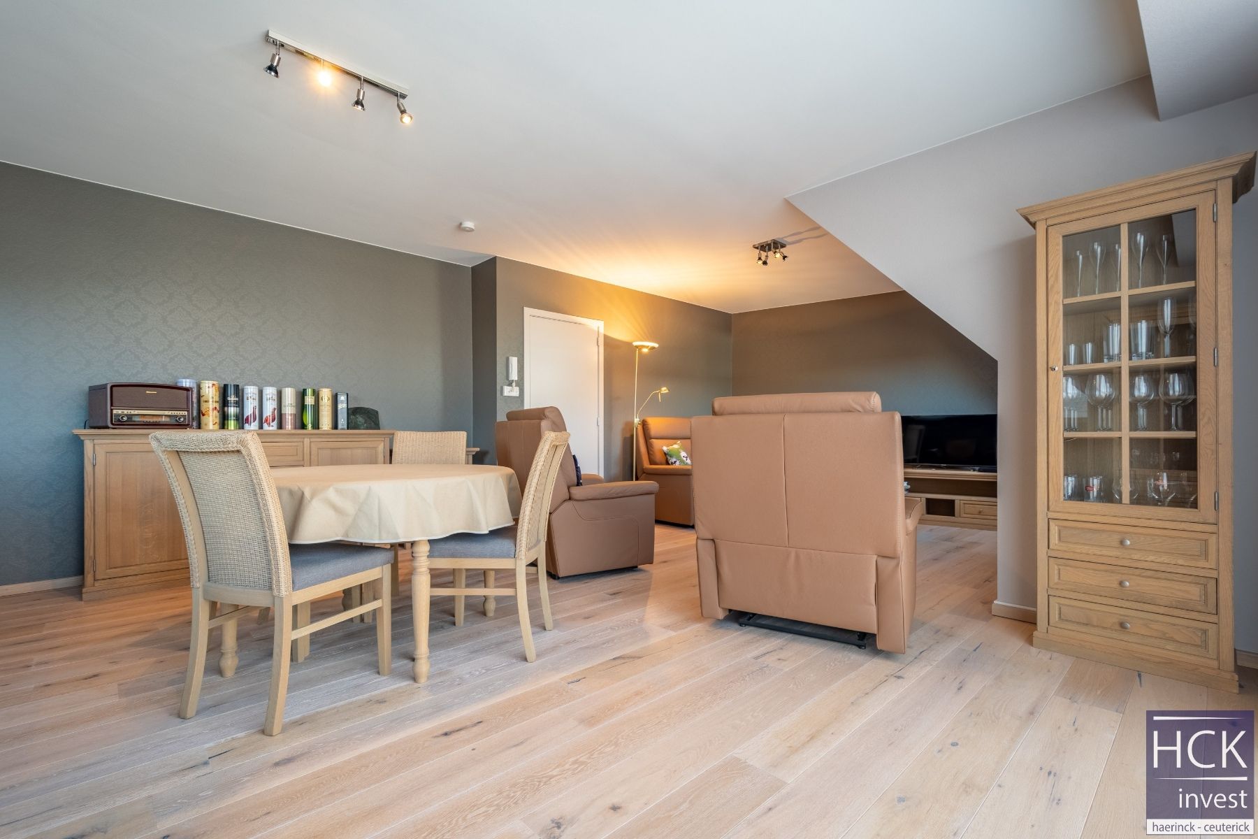 NAZARETH - Luxueus appartement van 138m² met 3 slpk én autostaanplaats !! foto 3