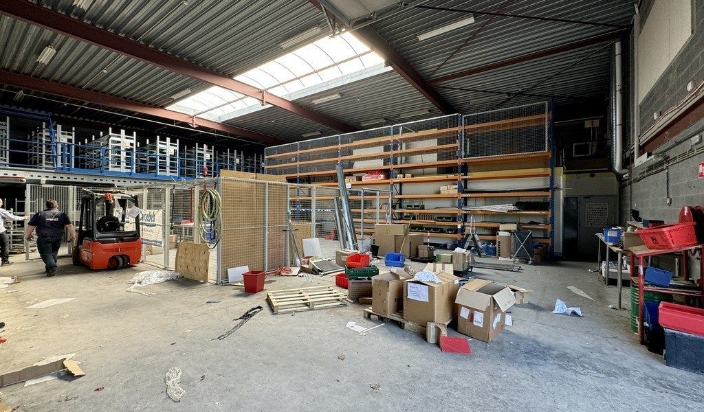 Bedrijfsunit te huur vlakbij oprit A12 te Aartselaar foto 6