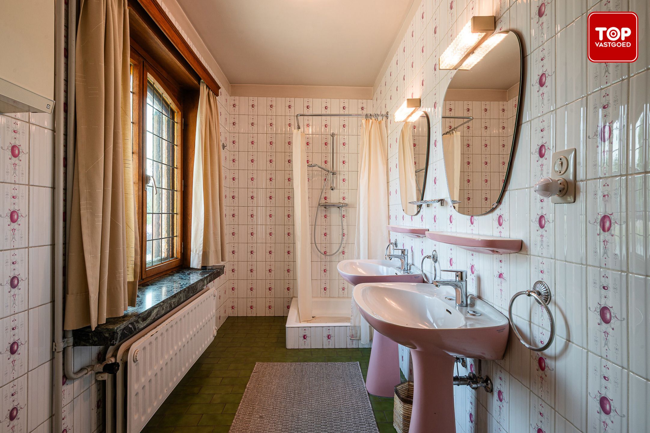 Prachtige villa op een groot perceel met veel groen rondom. foto 15