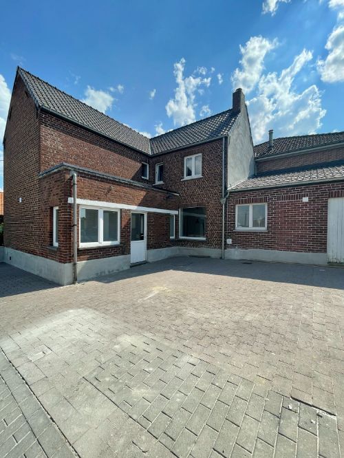 Energiezuinige halfopen bebouwing met grote tuin te huur in Zwalm foto 5