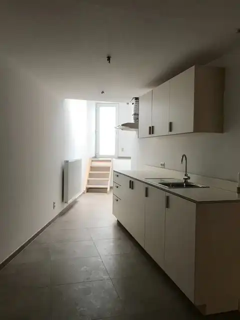 Verhuurd appartement gerenoveerd in 2019, energielabel C foto 8