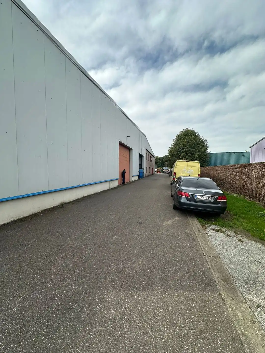 IN OPTIE ❗️ Uitstekend gelegen Bedrijfspand in industriezone Malle foto 5