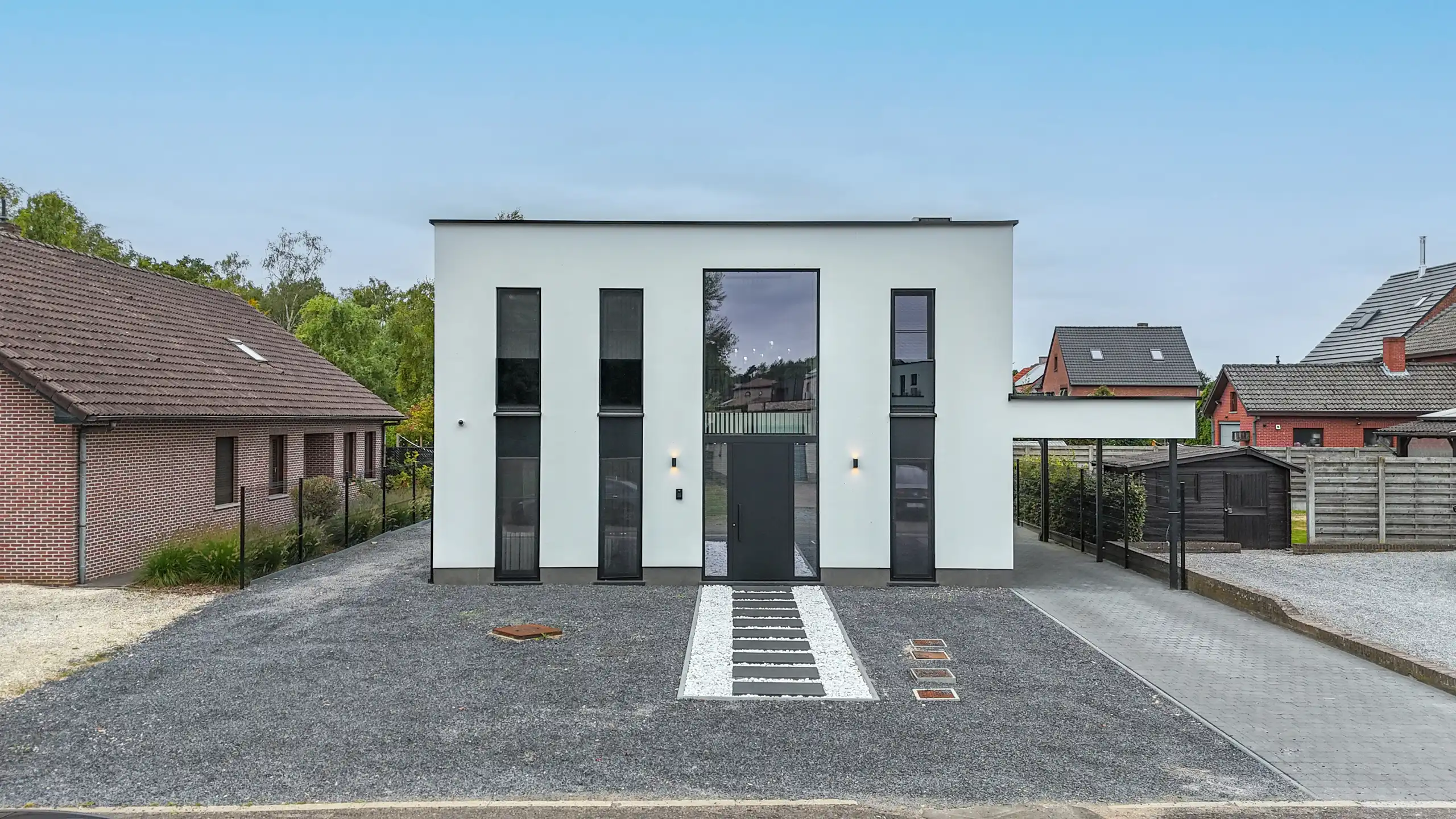  Instapklare, vrijstaande nieuwbouwwoning met 4 tot 5 slaapkamers in Heusden-Zolder! foto {{pictureIndex}}