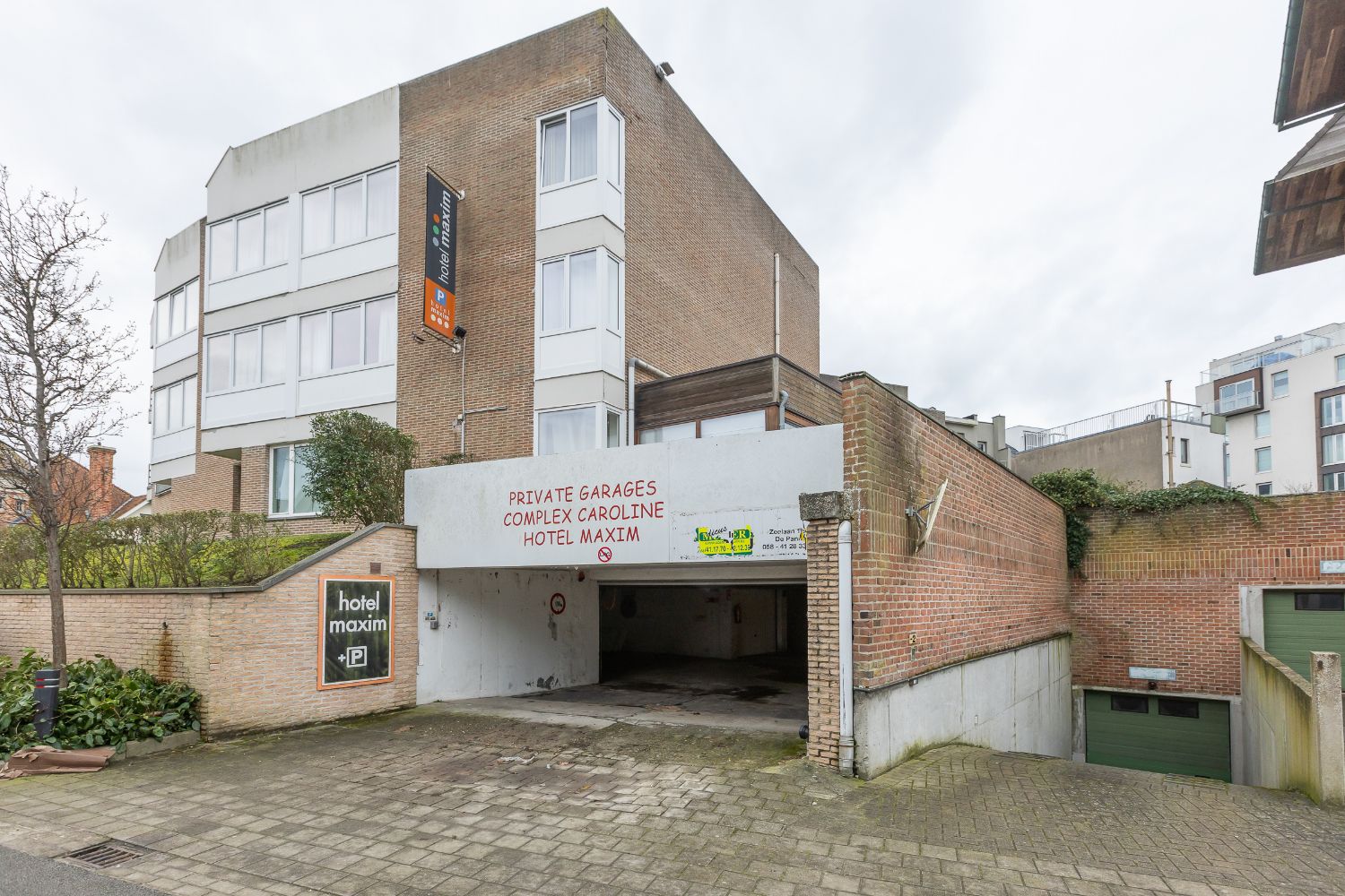 Garagebox in centrum De Panne te koop foto {{pictureIndex}}