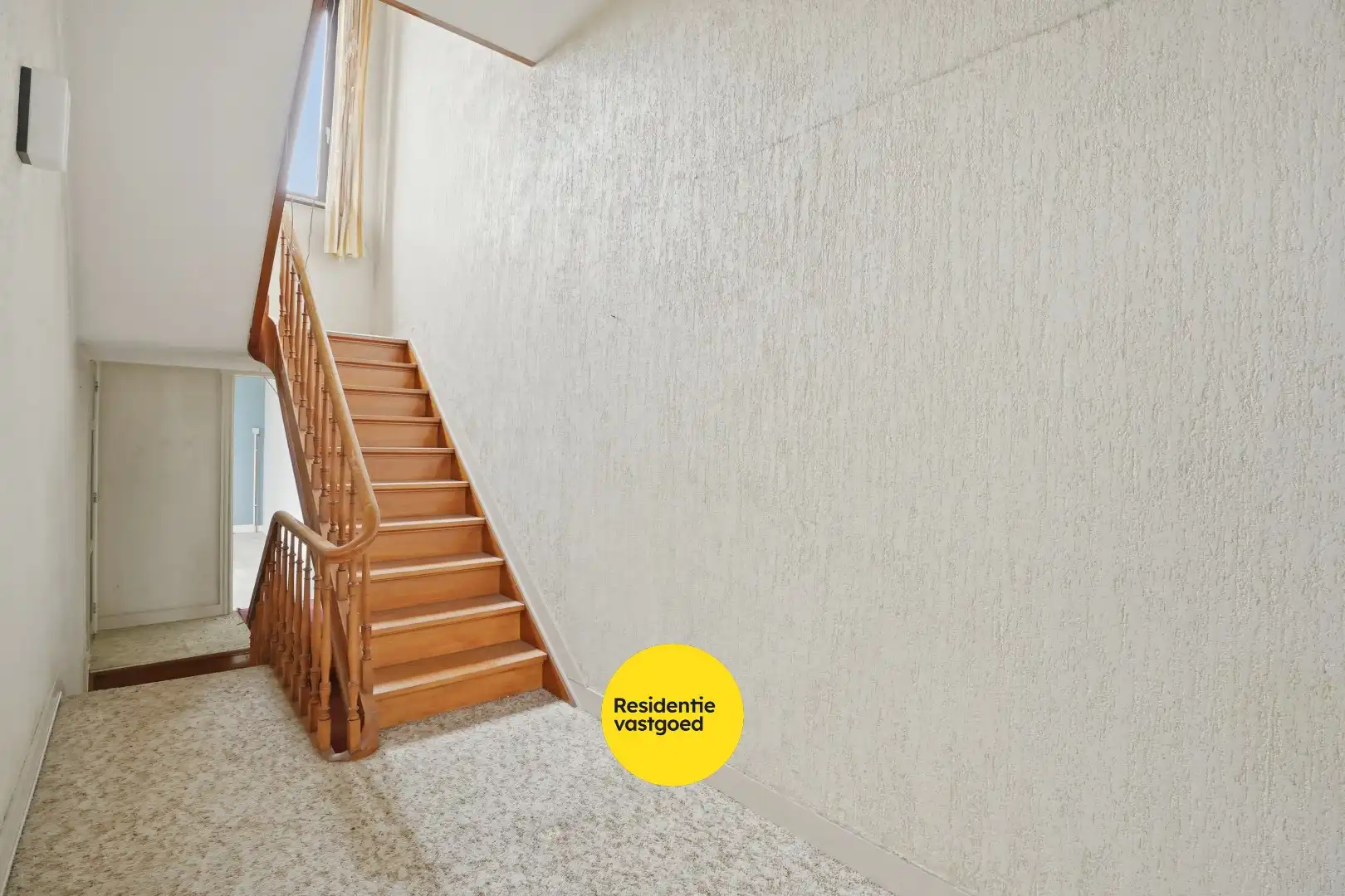 Te renoveren woning met veel op potentieel op topligging. foto 13