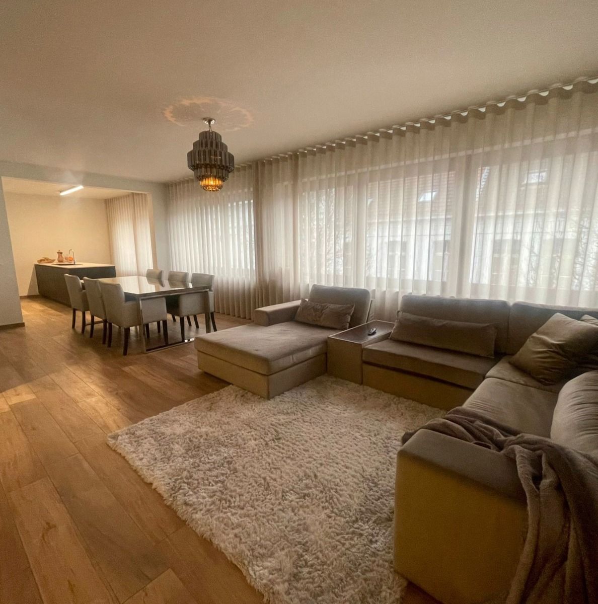 Luxe appartement (206m2) met 4 slaapkamers foto 5