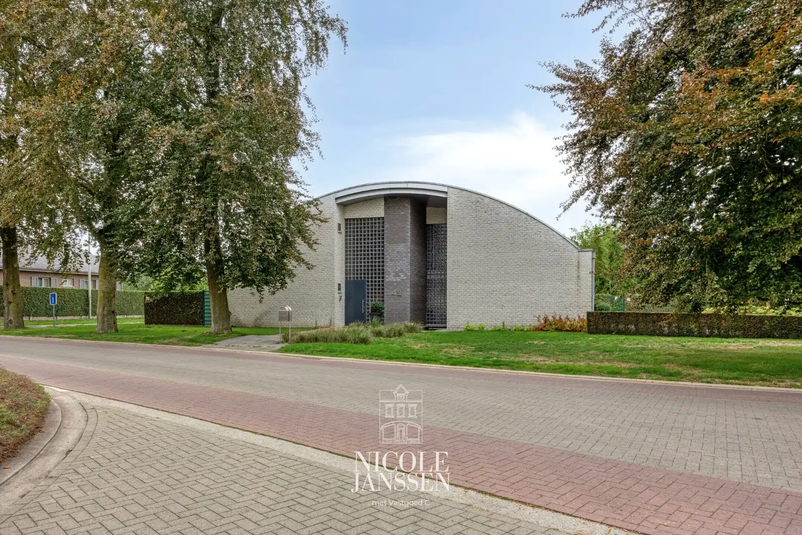 Moderne gezinswoning foto 2