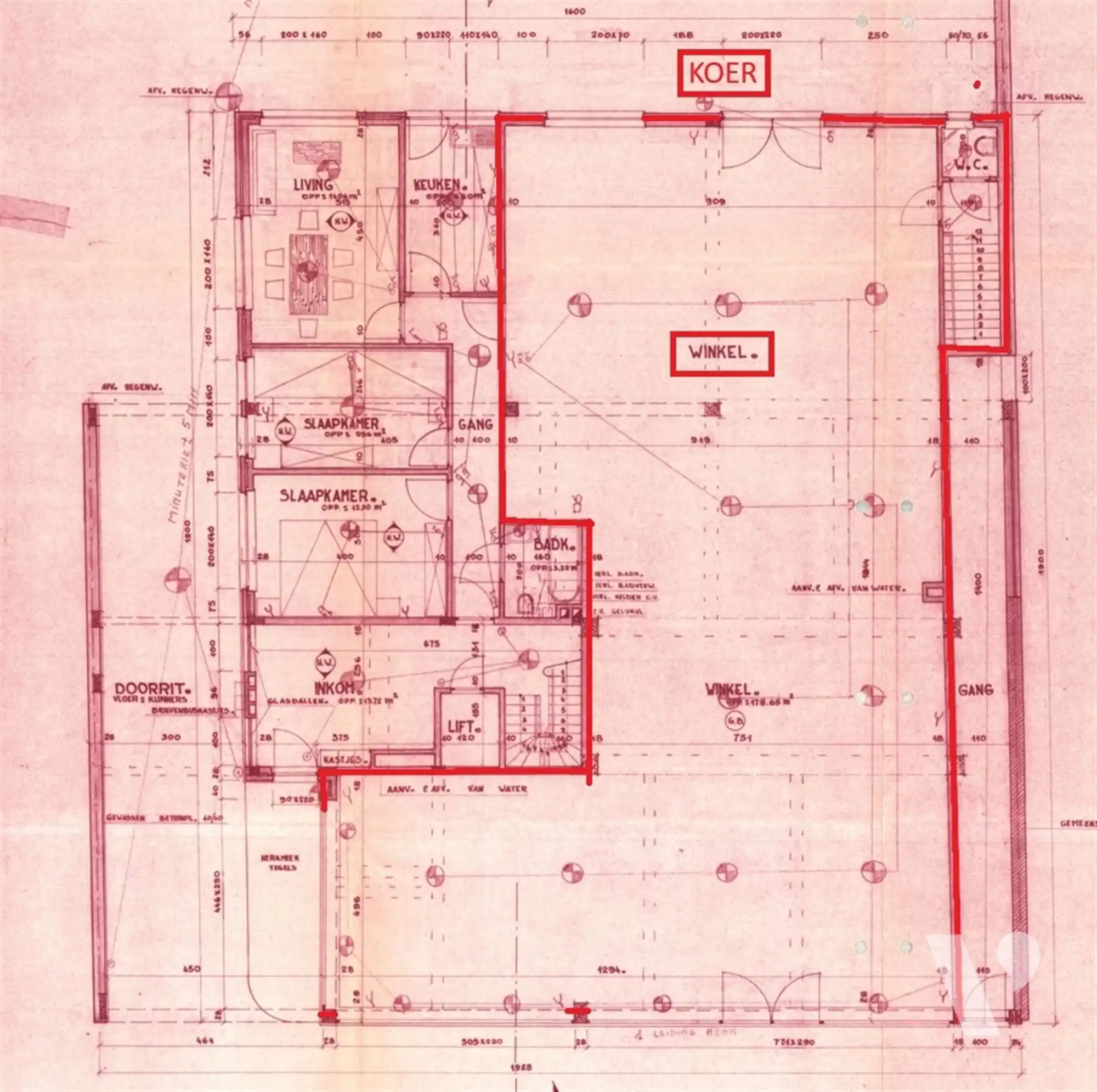 Commerciële kans - toplocatie in Hasselt (178 m² + kelder)  foto 2