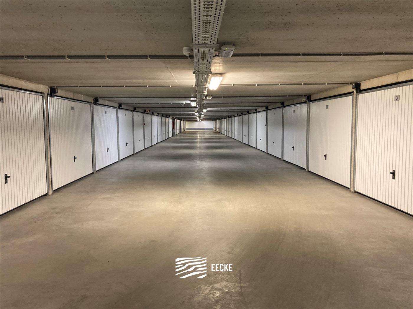 Parking - gesloten garagebox foto 2