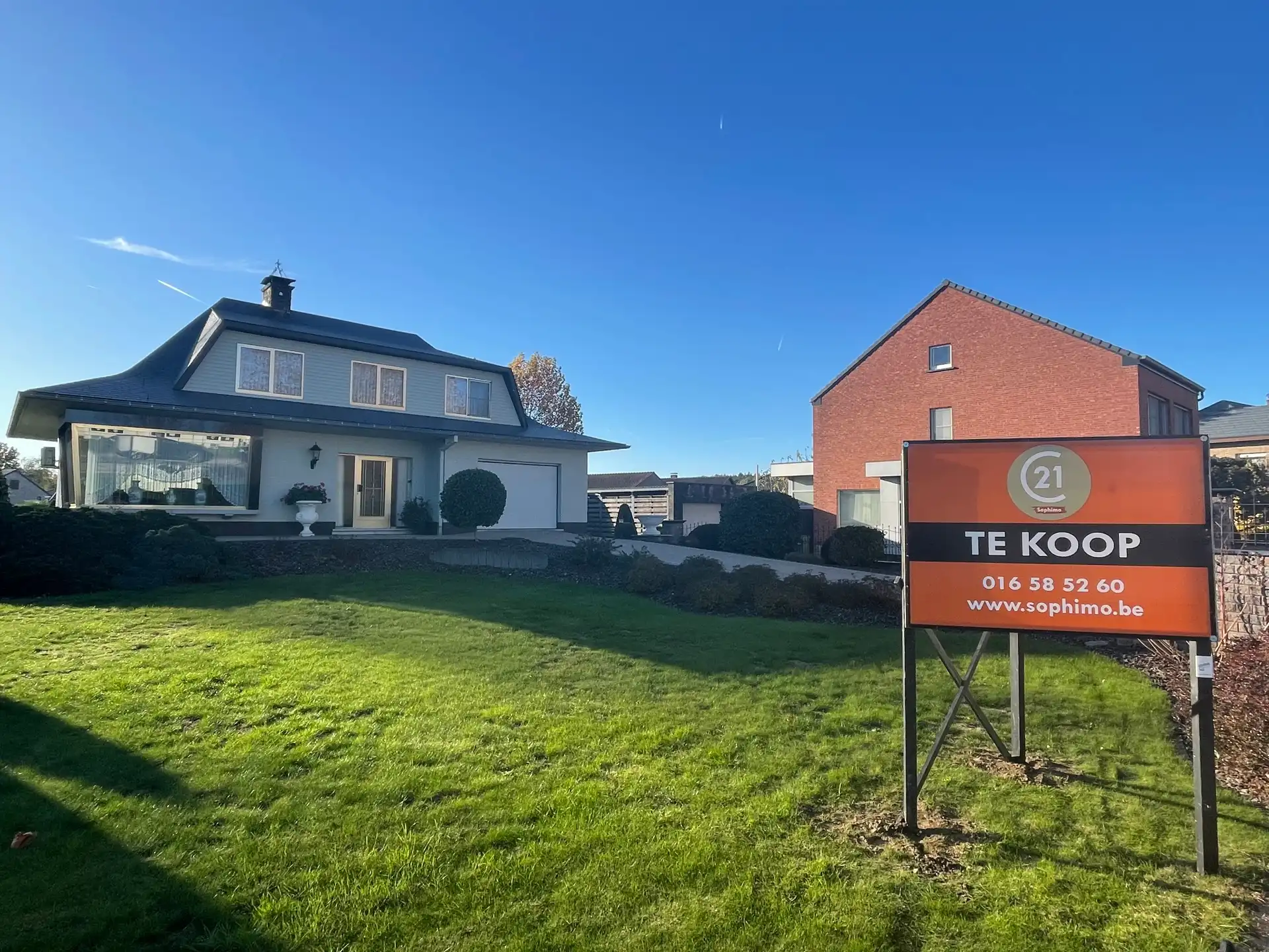 Villa met zwembad op prachtig perceel foto 2