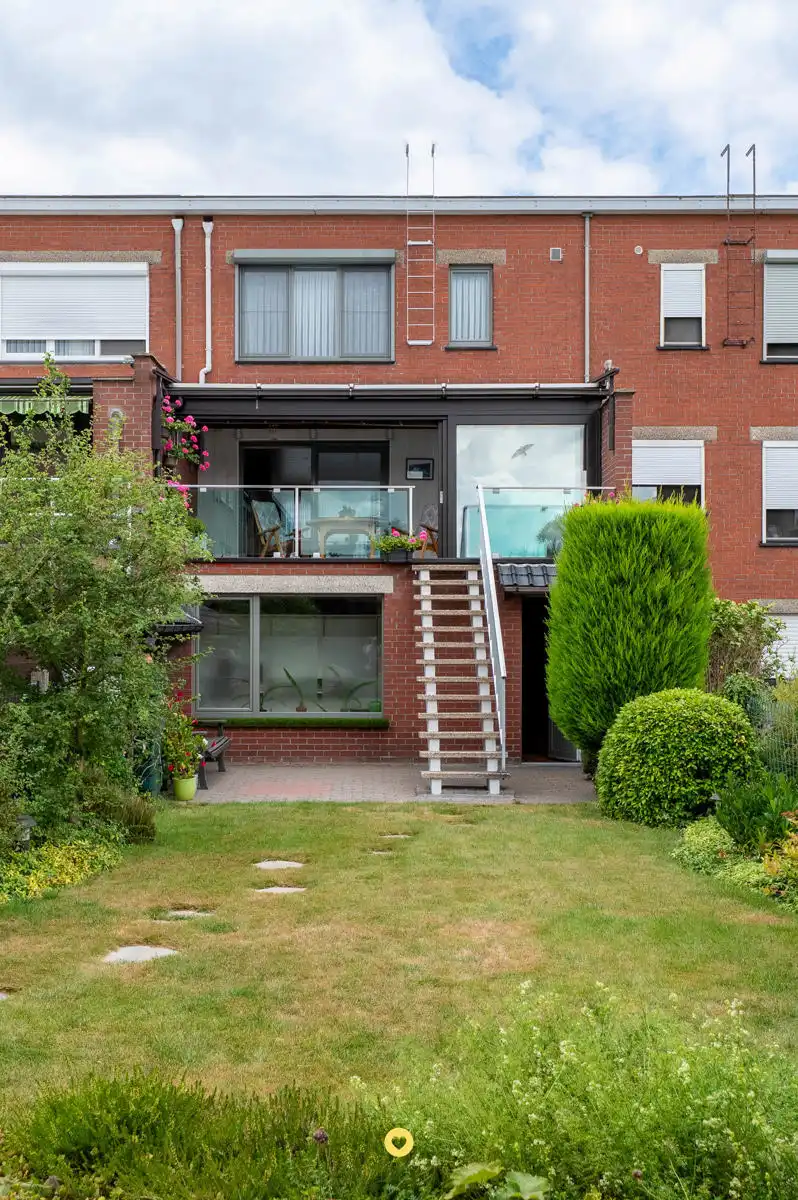 Verzorgde bel-etage met 3 slk, zuid tuin en extra garage foto 9