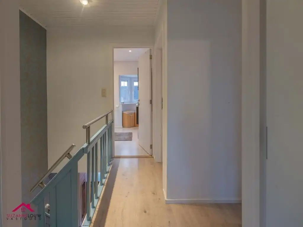 Gezellige en instapklare, half vrijstaande woning met veranda foto 23