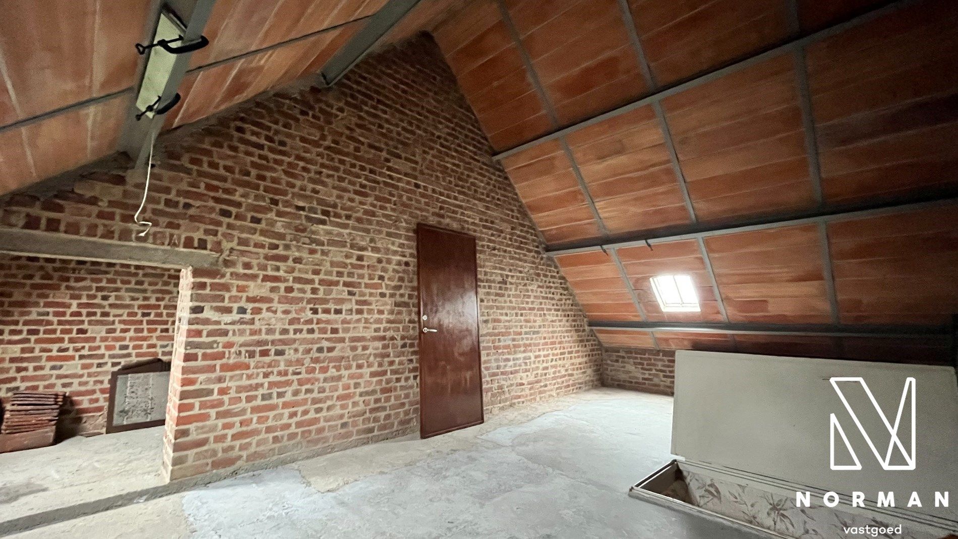 Sterke woning met mogelijks 5 kamers, 2 garages op 473 m² foto 17