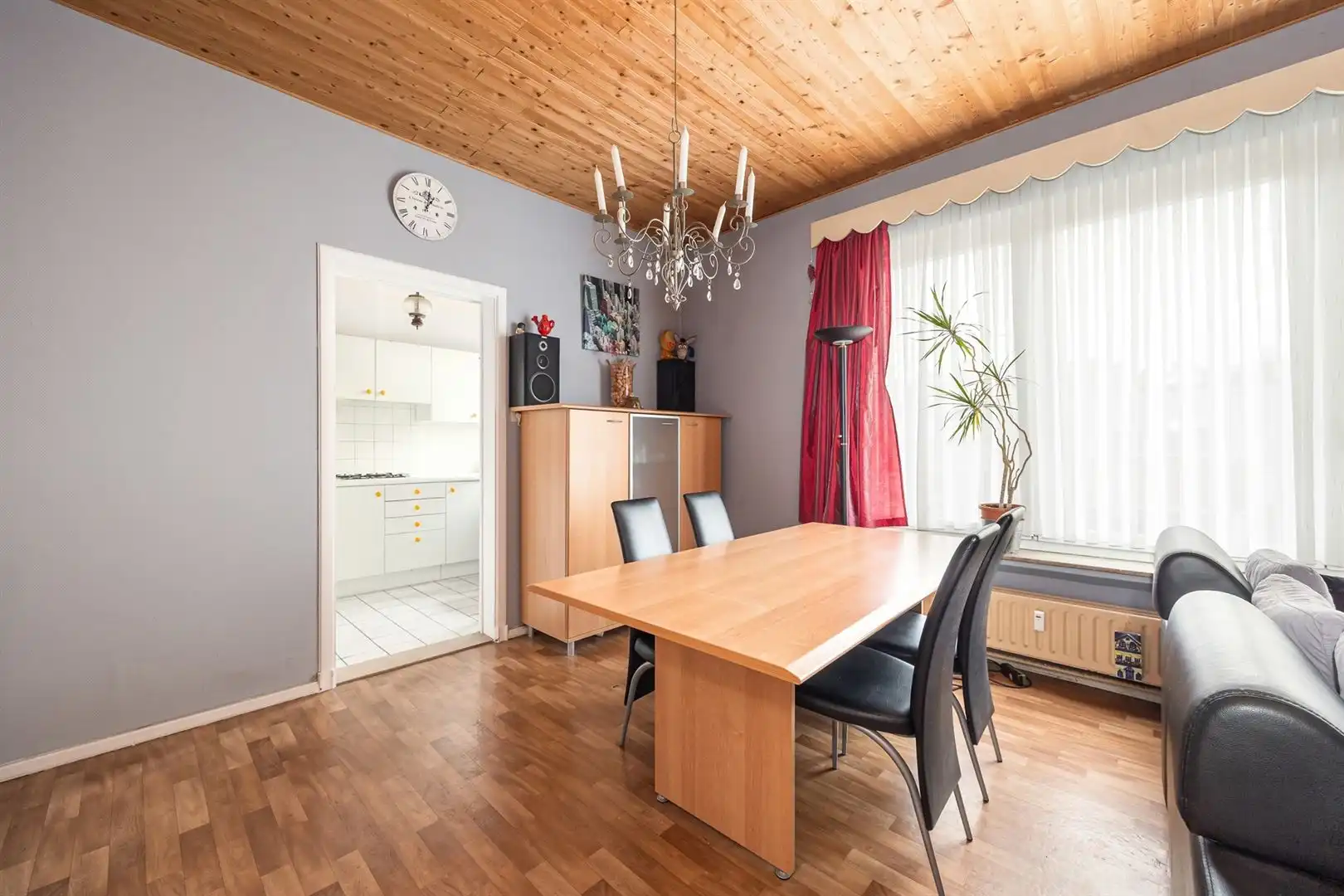 Appartement met potentieel en dubbele parkeermogelijkheid in hartje Merksem foto 3