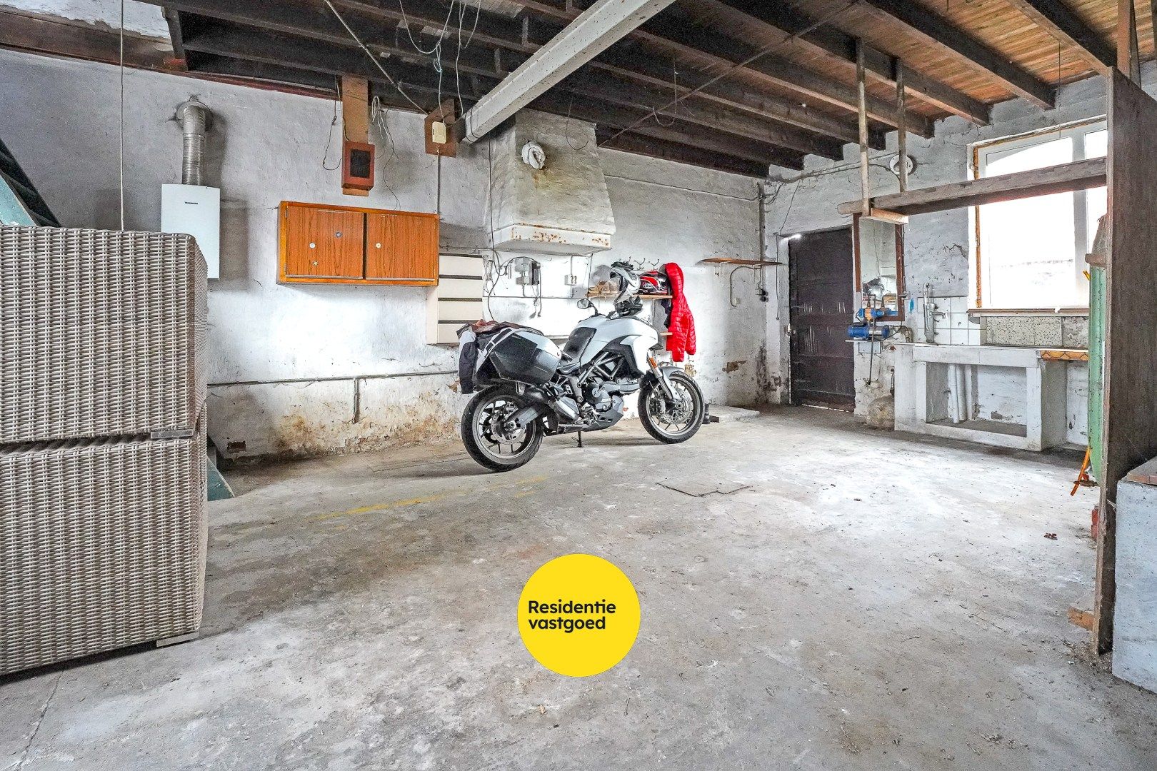 Te renoveren halfopen woning op een perceel van 1.809m² te Houthulst foto 16