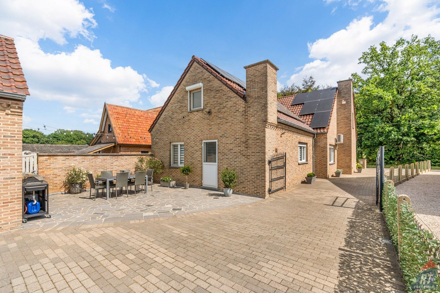 Ruime instapklare woning met grote tuin, zonnepanelen en prachtig uitzicht in Sint-Truiden foto 20