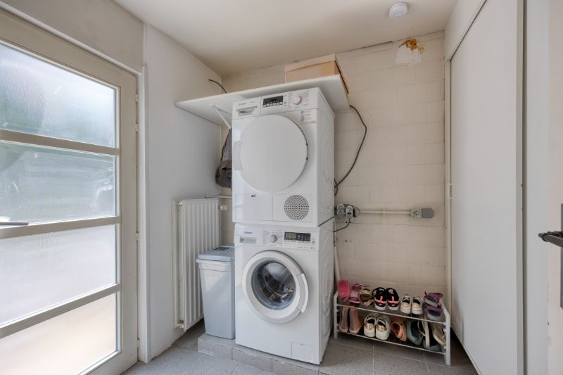 Karaktervolle woning met grote tuin en achteruitweg foto 19